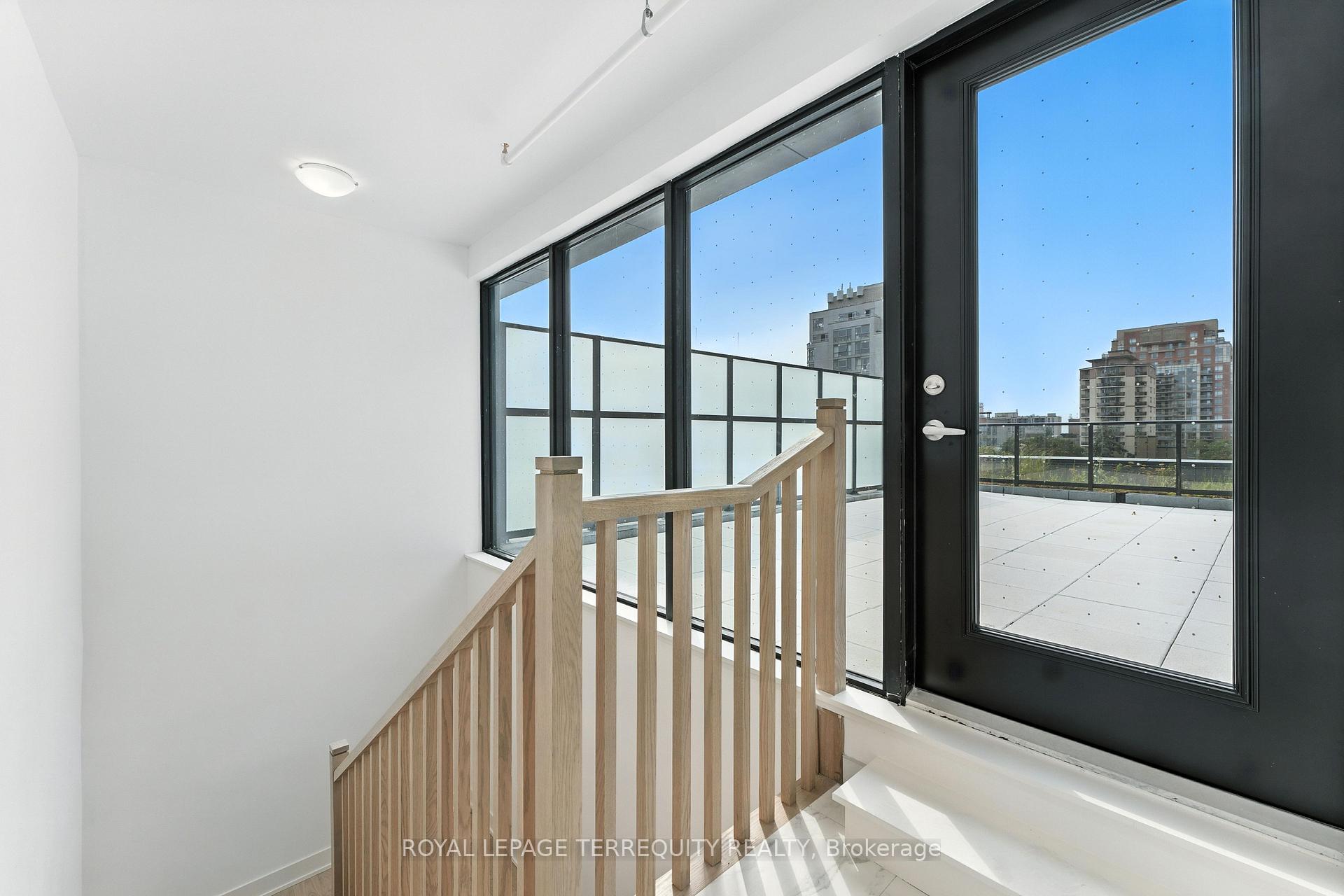 200 Keewatin Avenue PH05