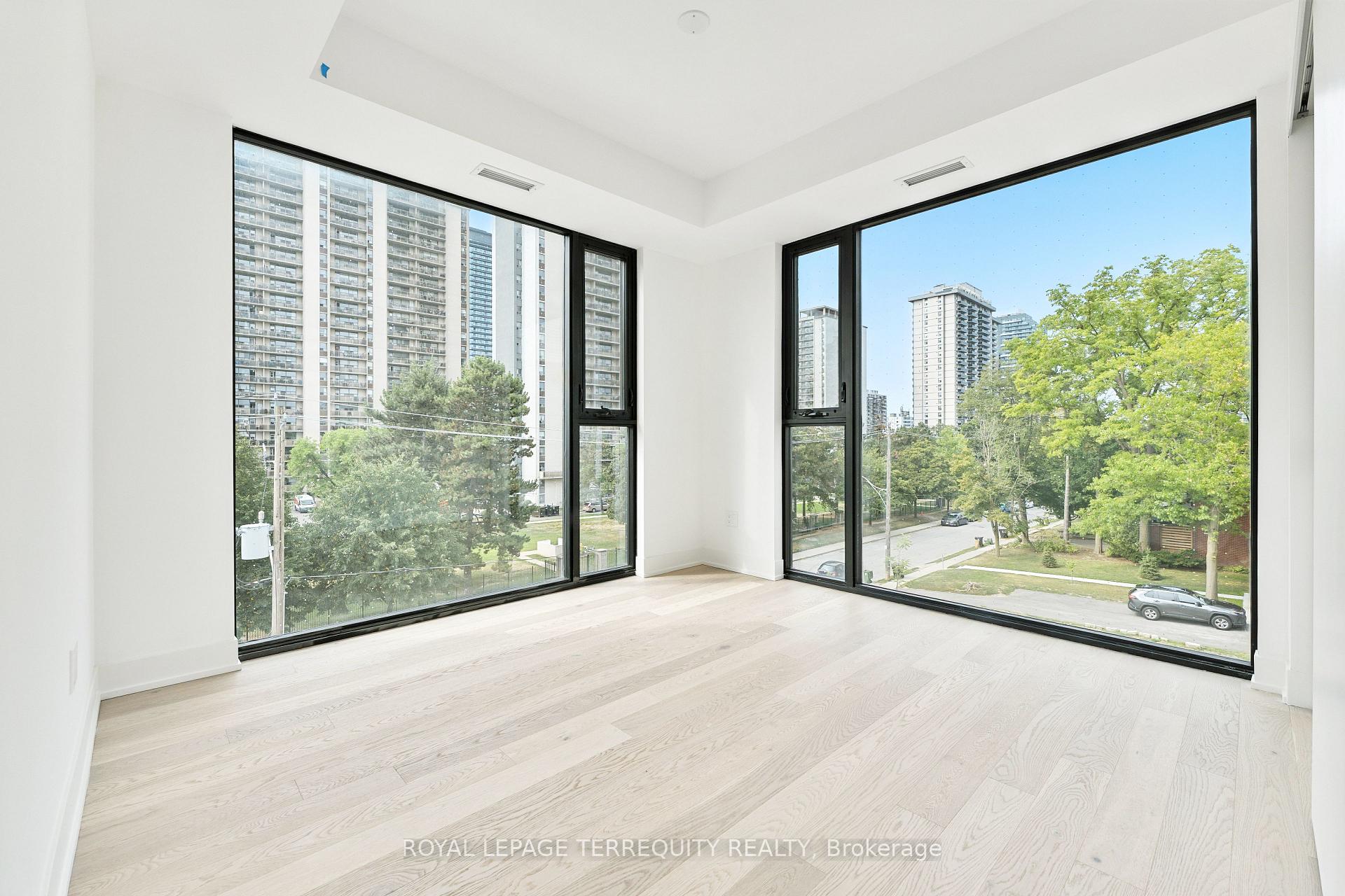 200 Keewatin Avenue PH05