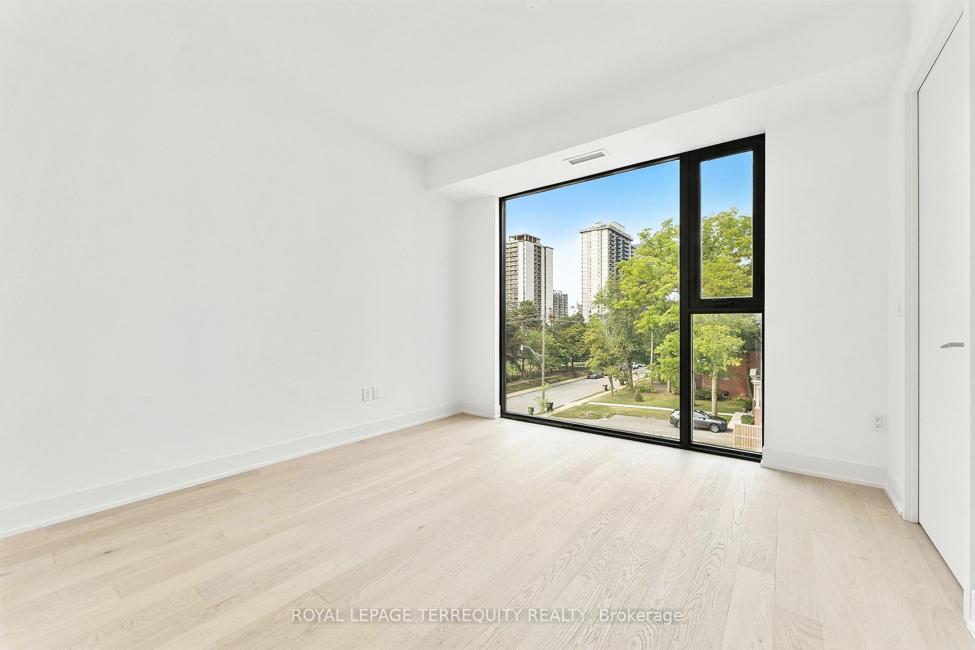 200 Keewatin Avenue PH05