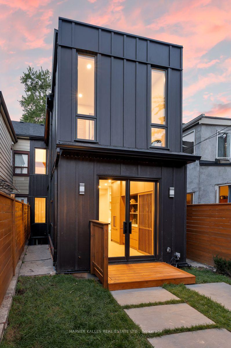 71 Robert Street, Toronto