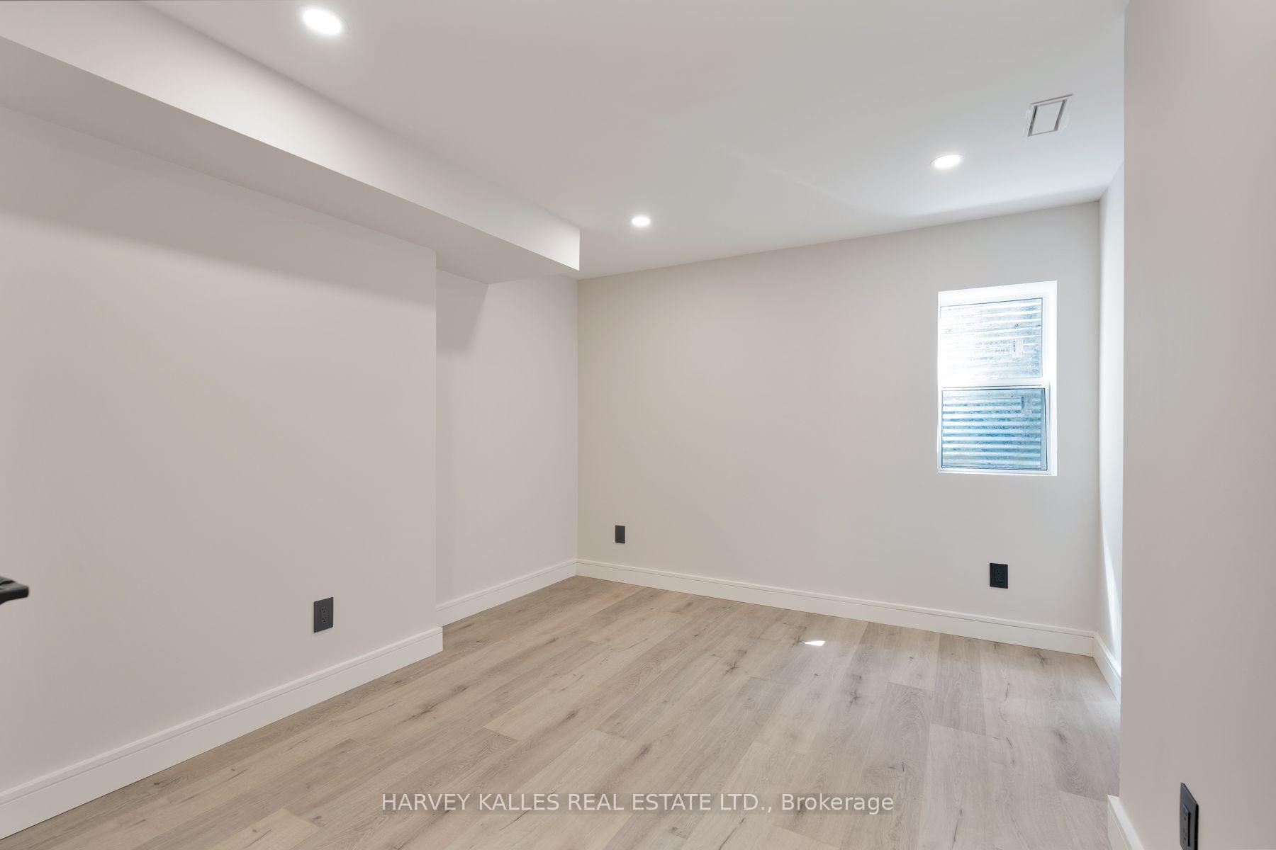 71 Robert Street, Toronto