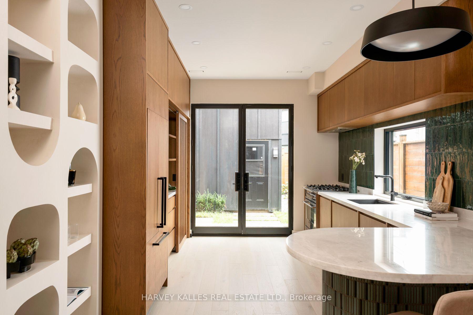71 Robert Street, Toronto