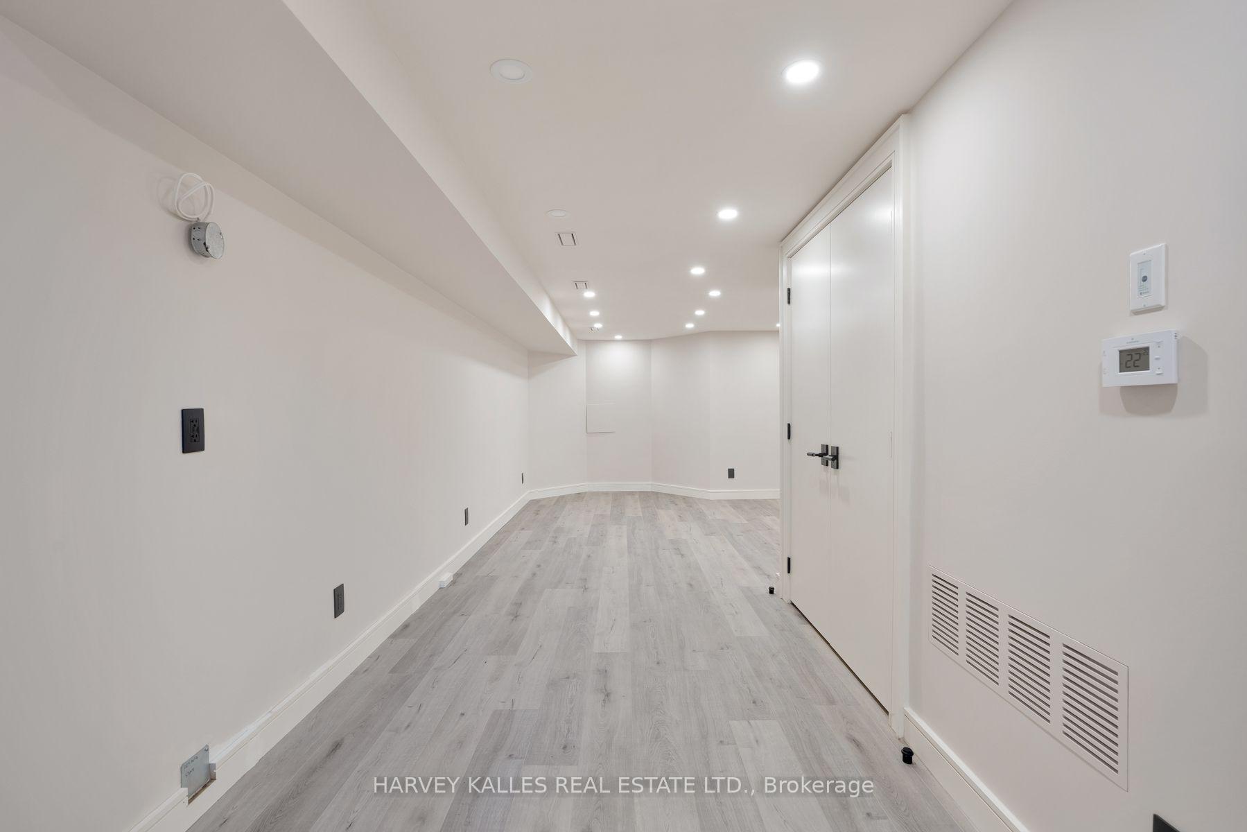 71 Robert Street, Toronto