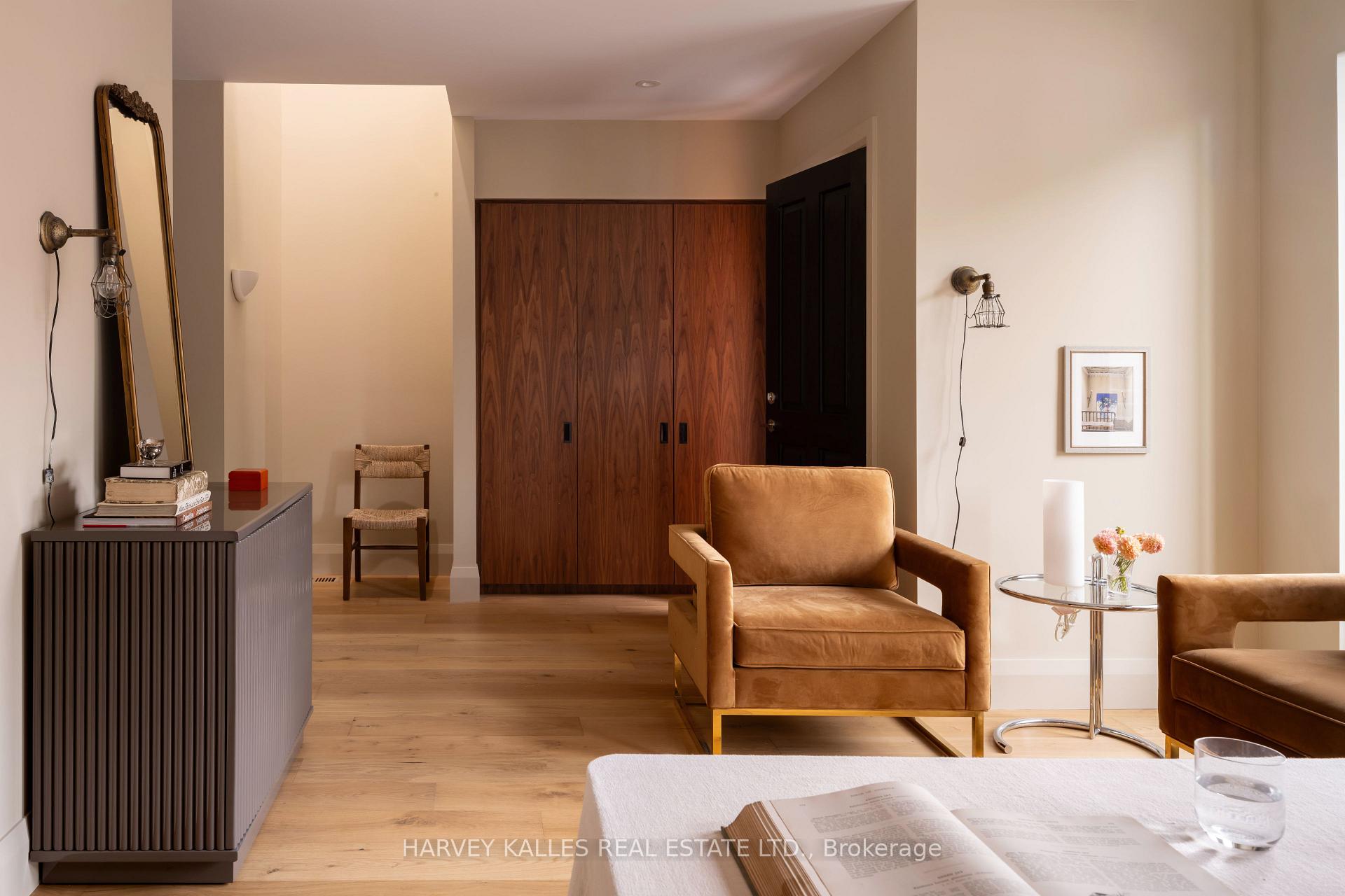 157 Hallam Street A, Toronto Unit: A