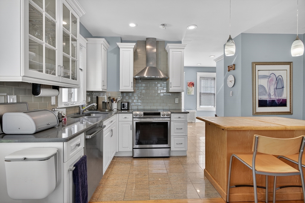 962 Pleasant St