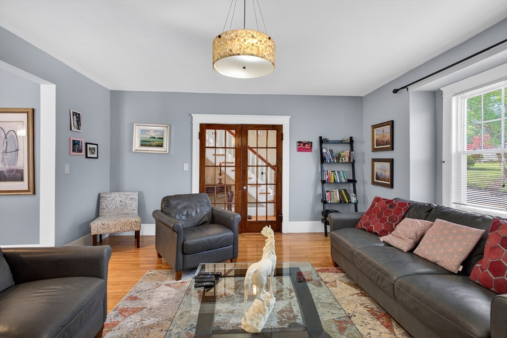 962 Pleasant St