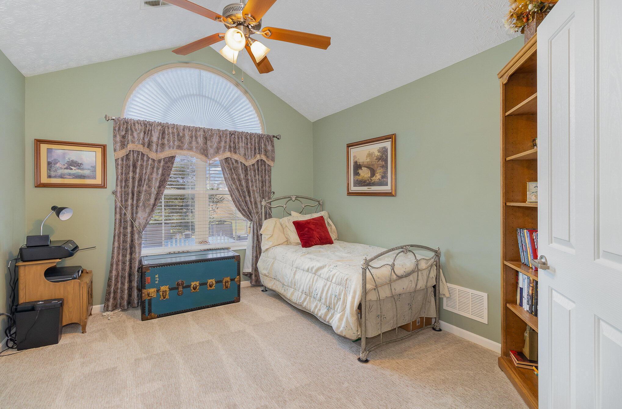 9123 Royal Oak Lane
