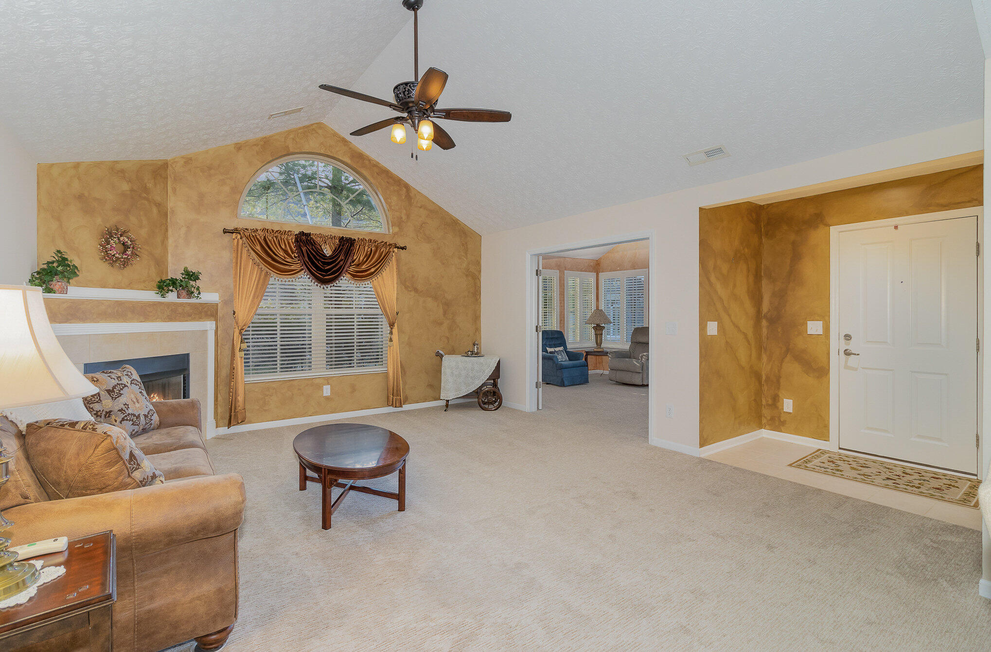 9123 Royal Oak Lane