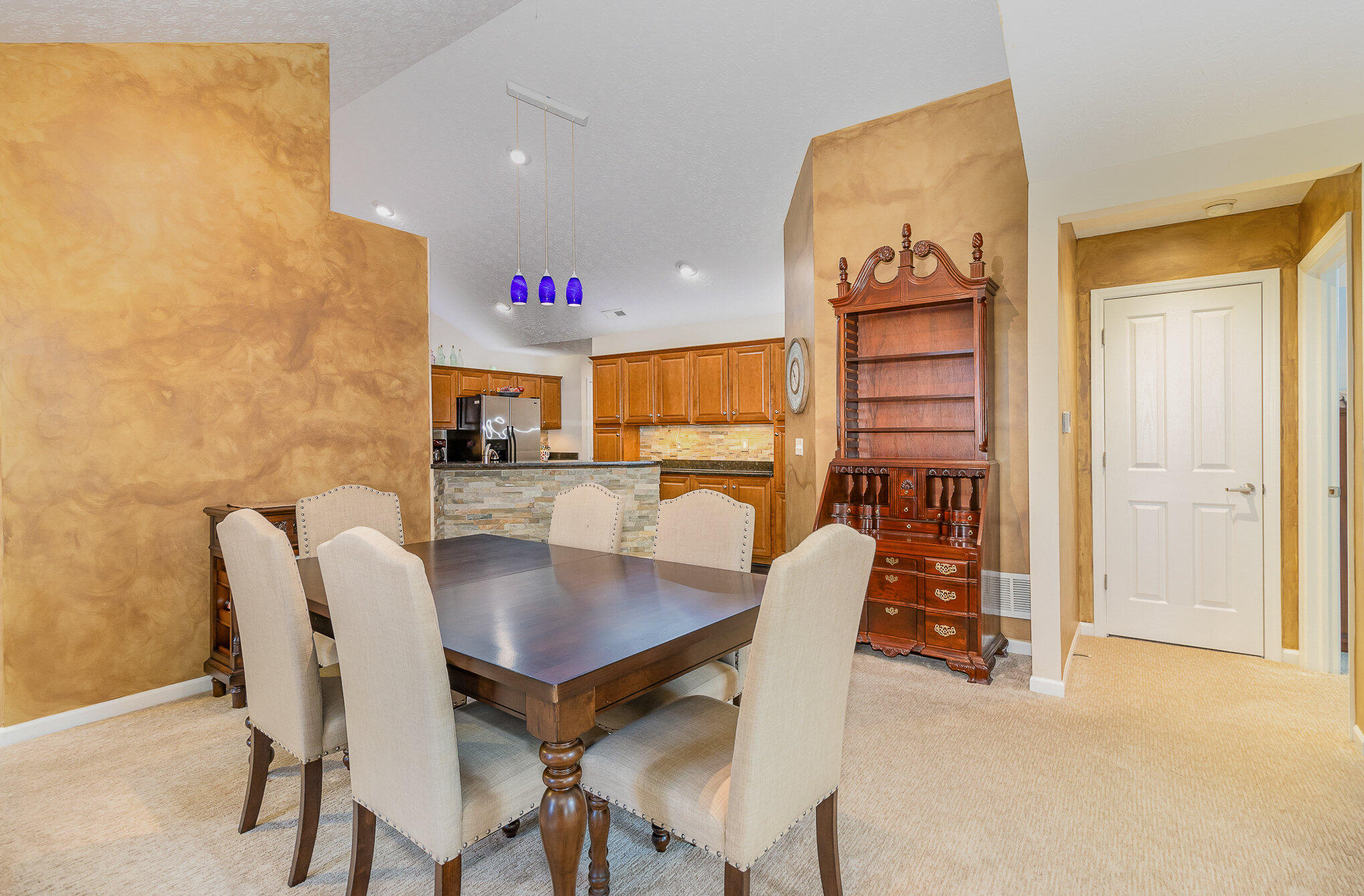 9123 Royal Oak Lane