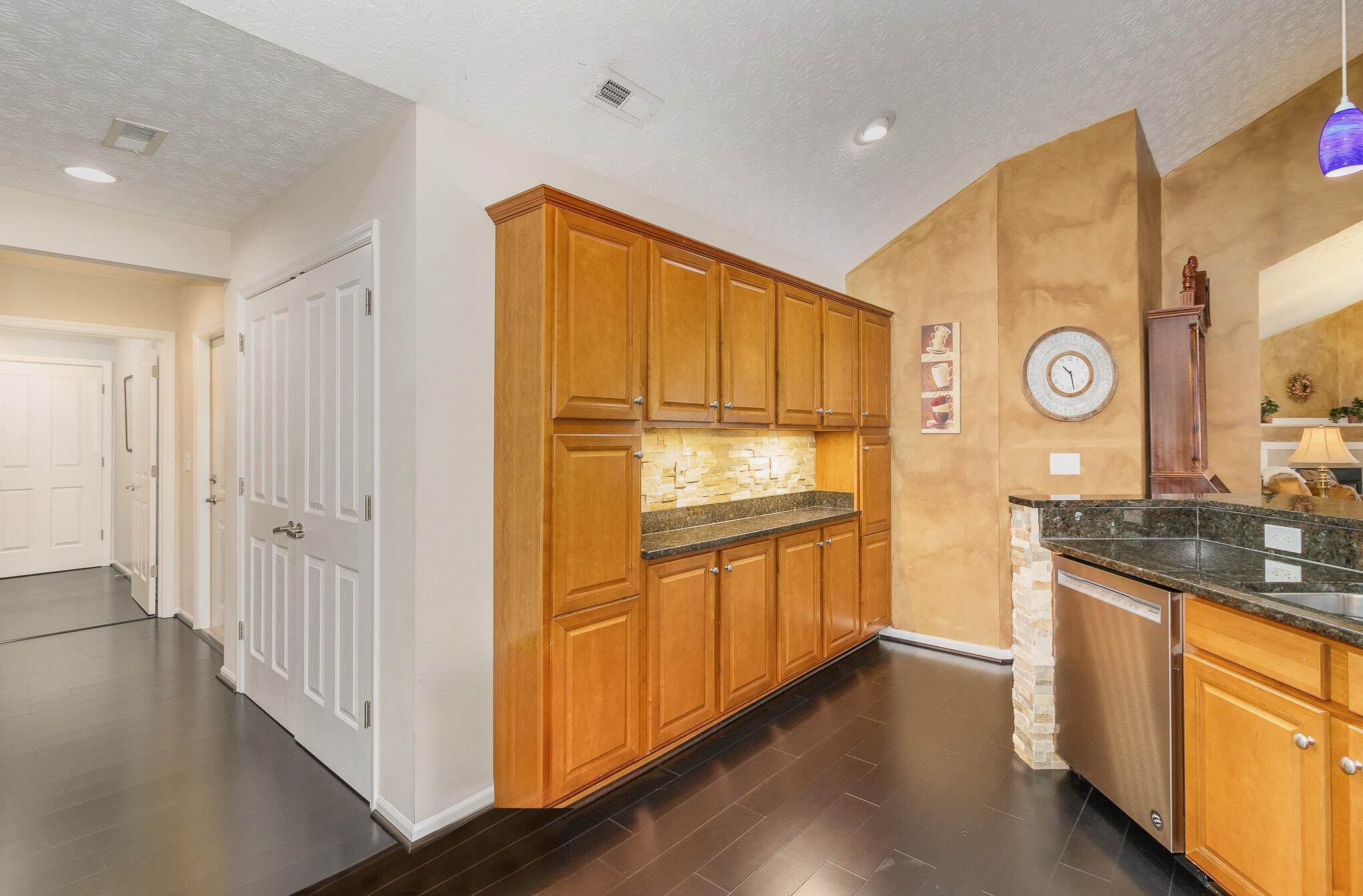 9123 Royal Oak Lane