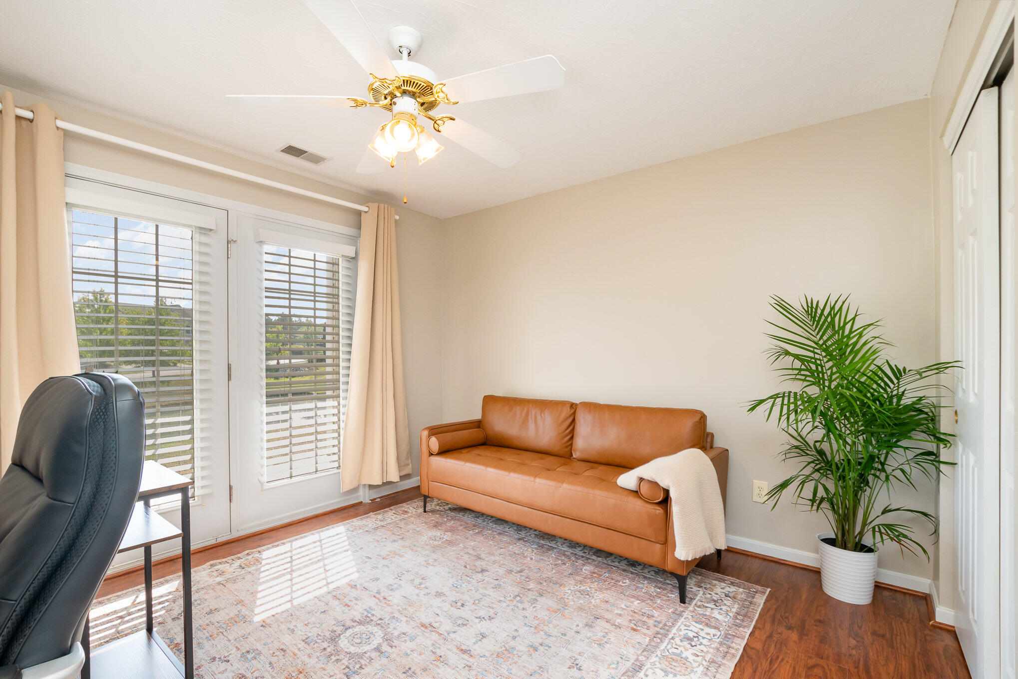 343 Maiden Court, 1