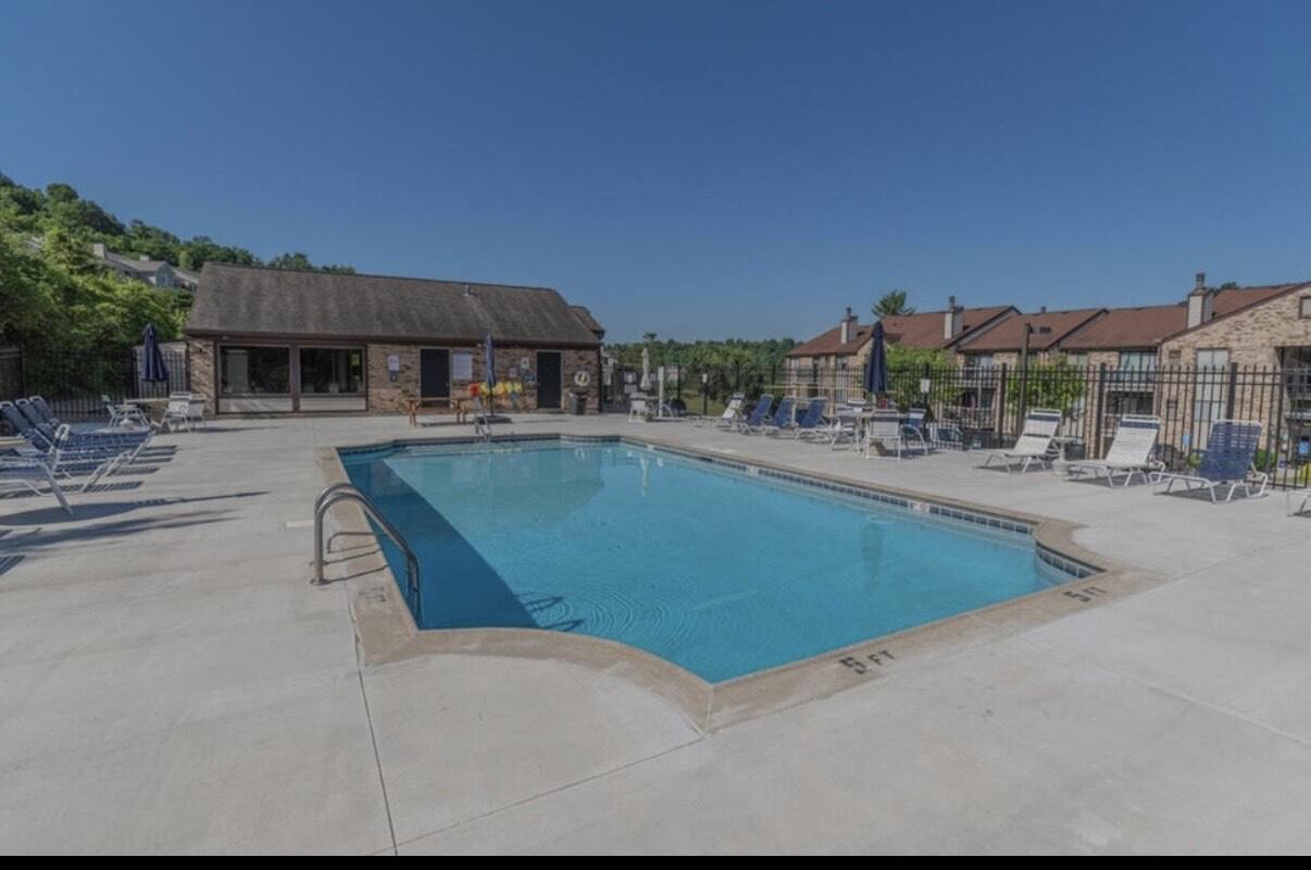 14 Woodland Hills Drive, 8 8