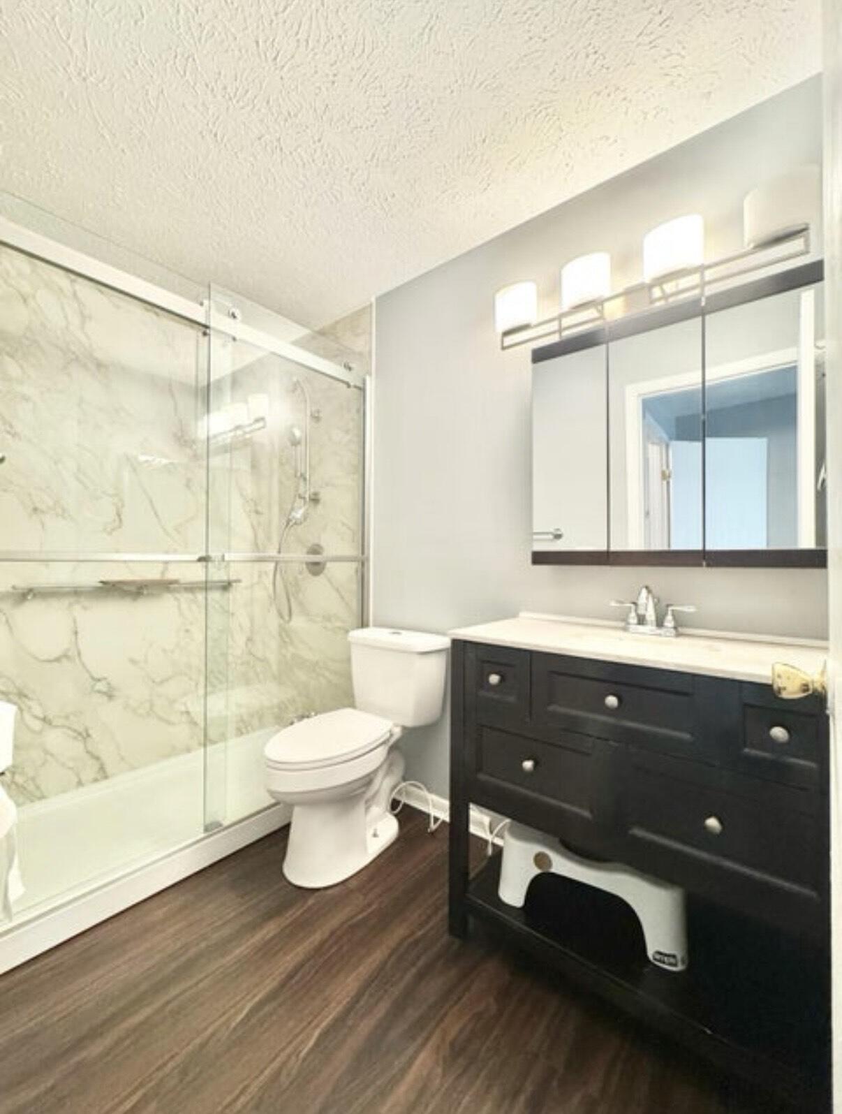 14 Woodland Hills Drive, 8 8