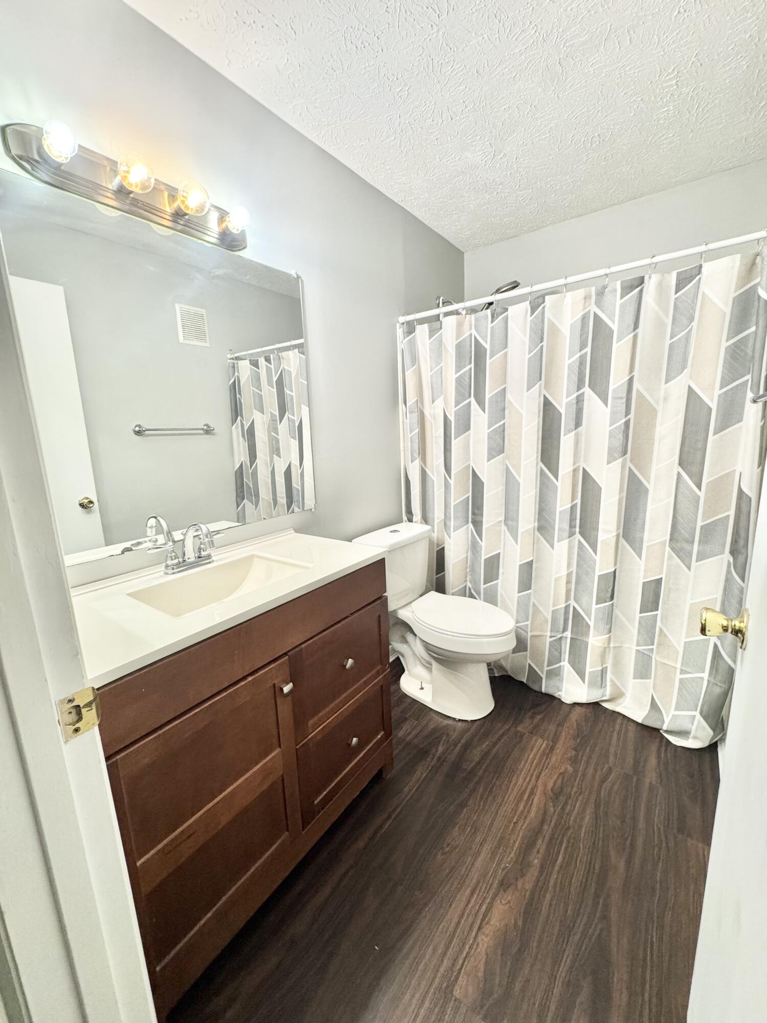 14 Woodland Hills Drive, 8