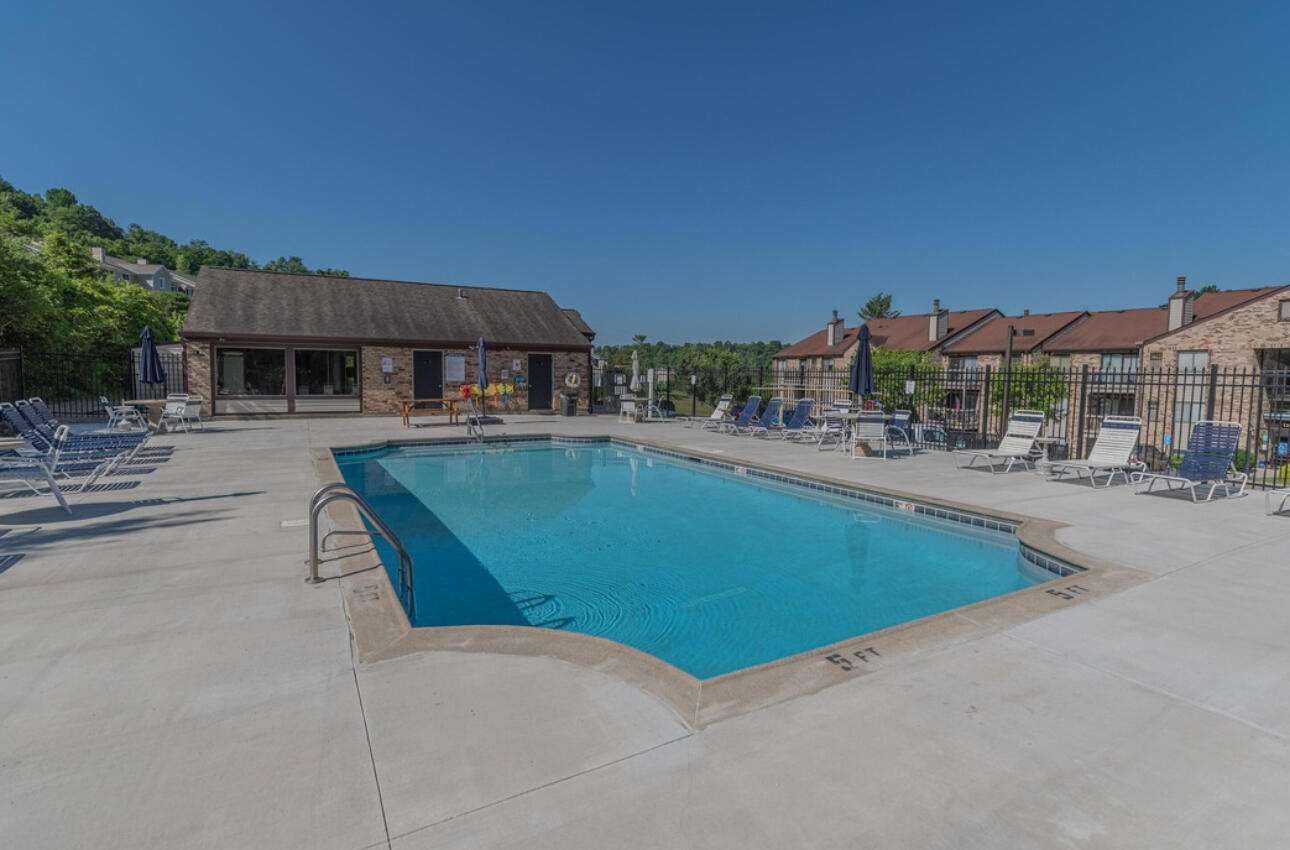 14 Woodland Hills Drive, 8