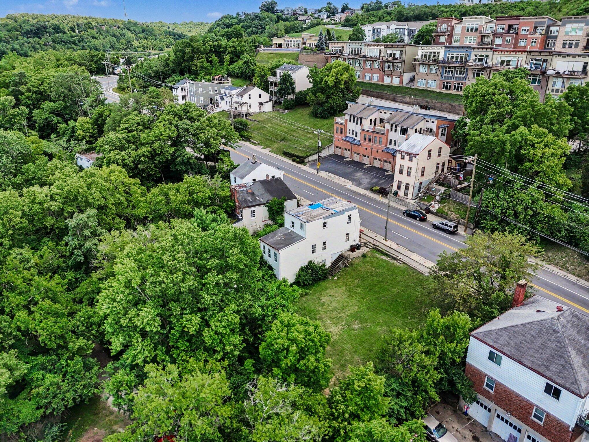 1222 W Pike Street