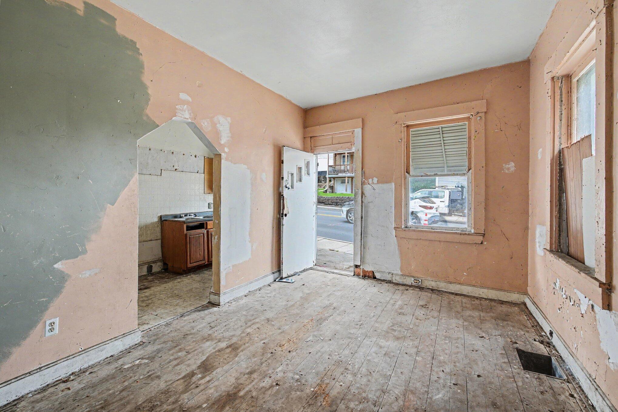 1212 W Pike Street