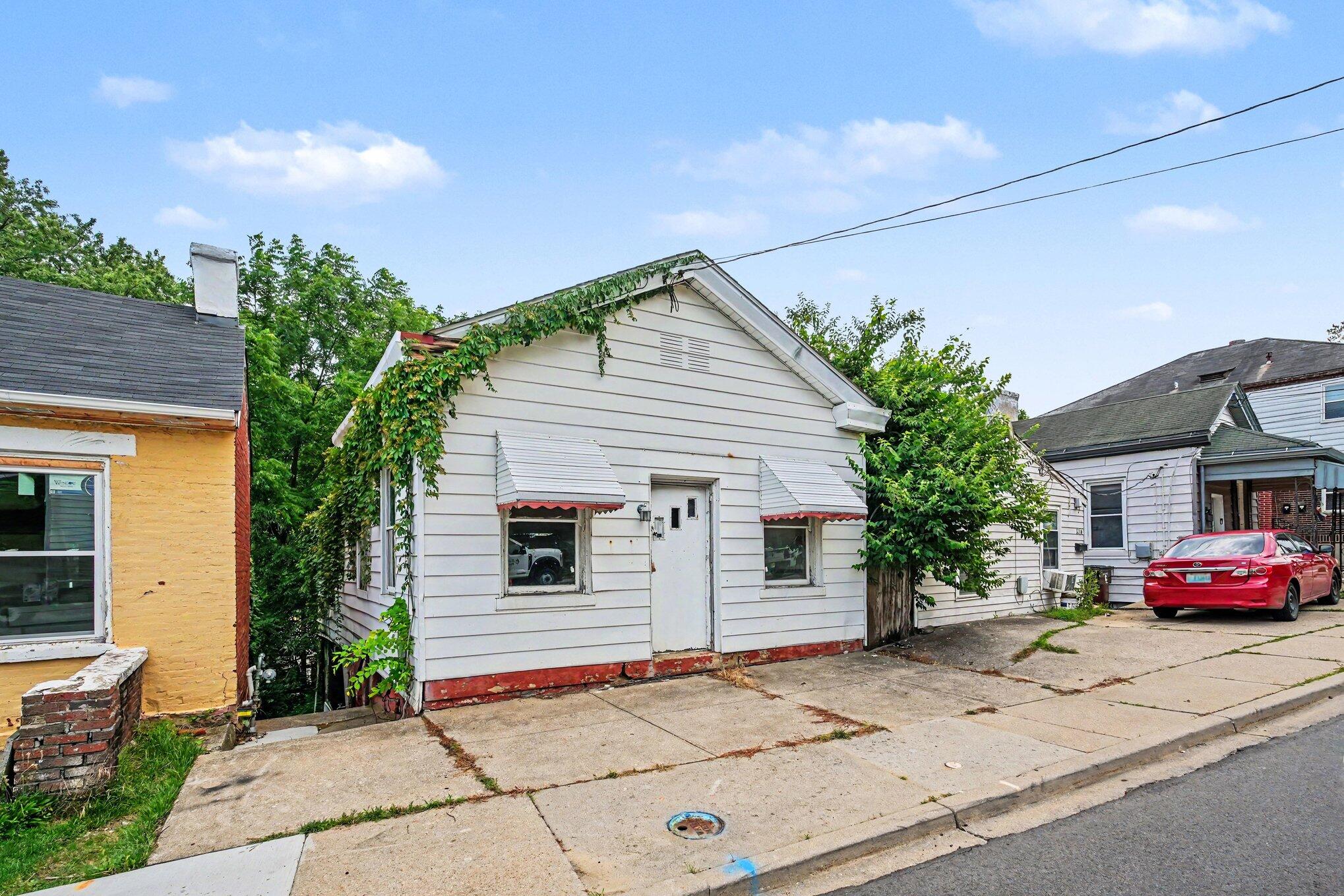 1212 W Pike Street