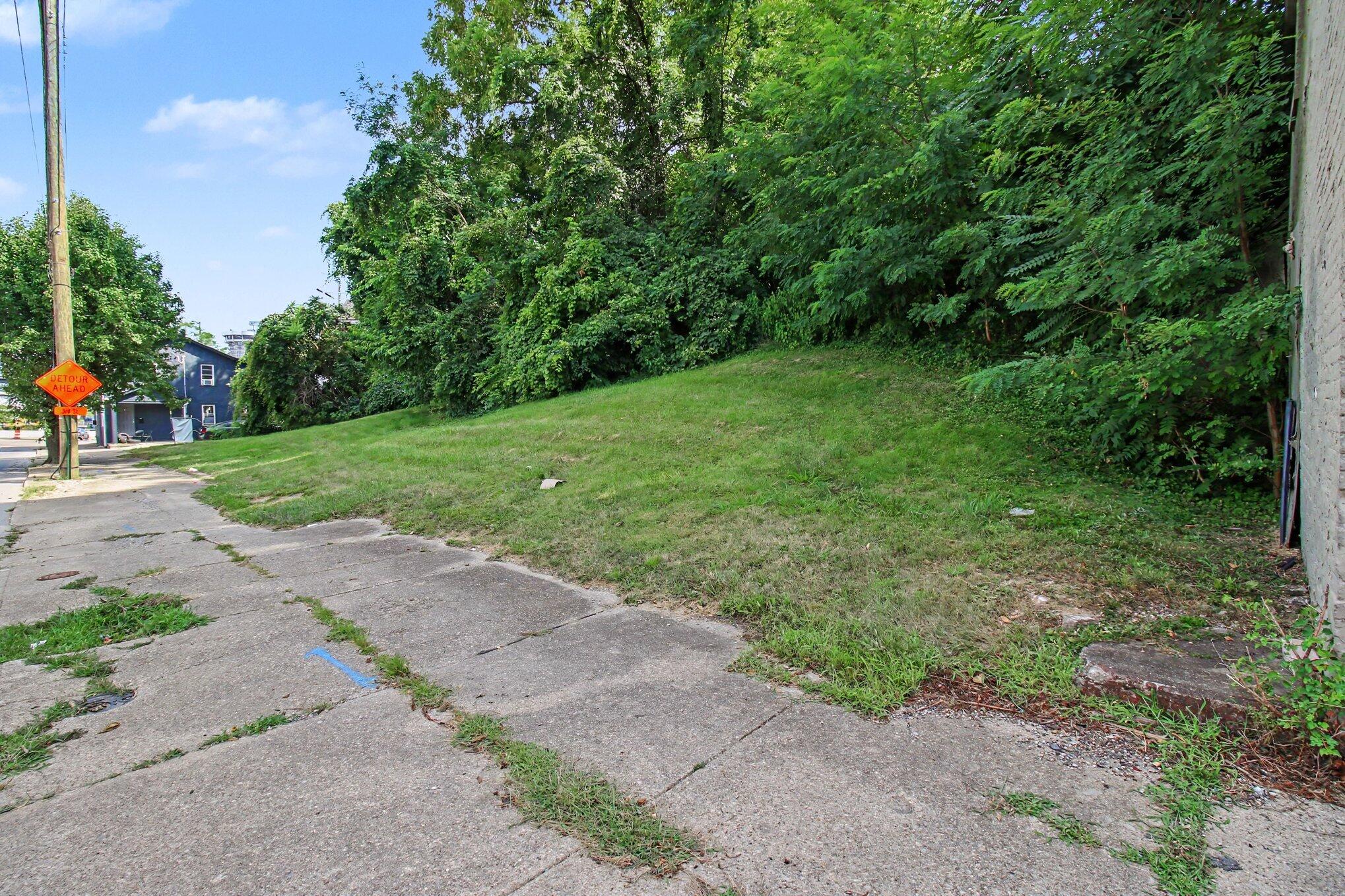 817 Highway Avenue