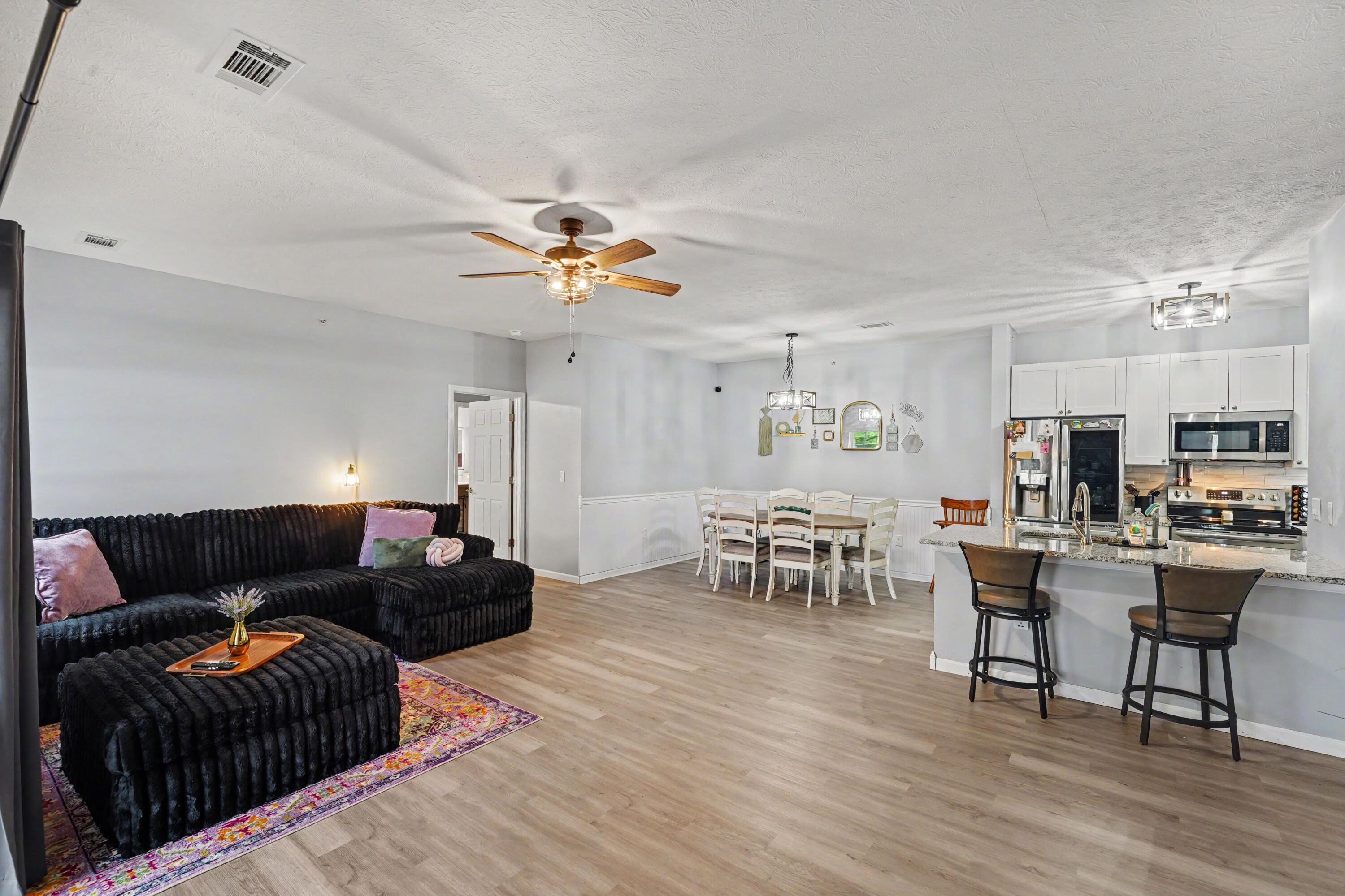 146 Saddlebrook Lane, 568