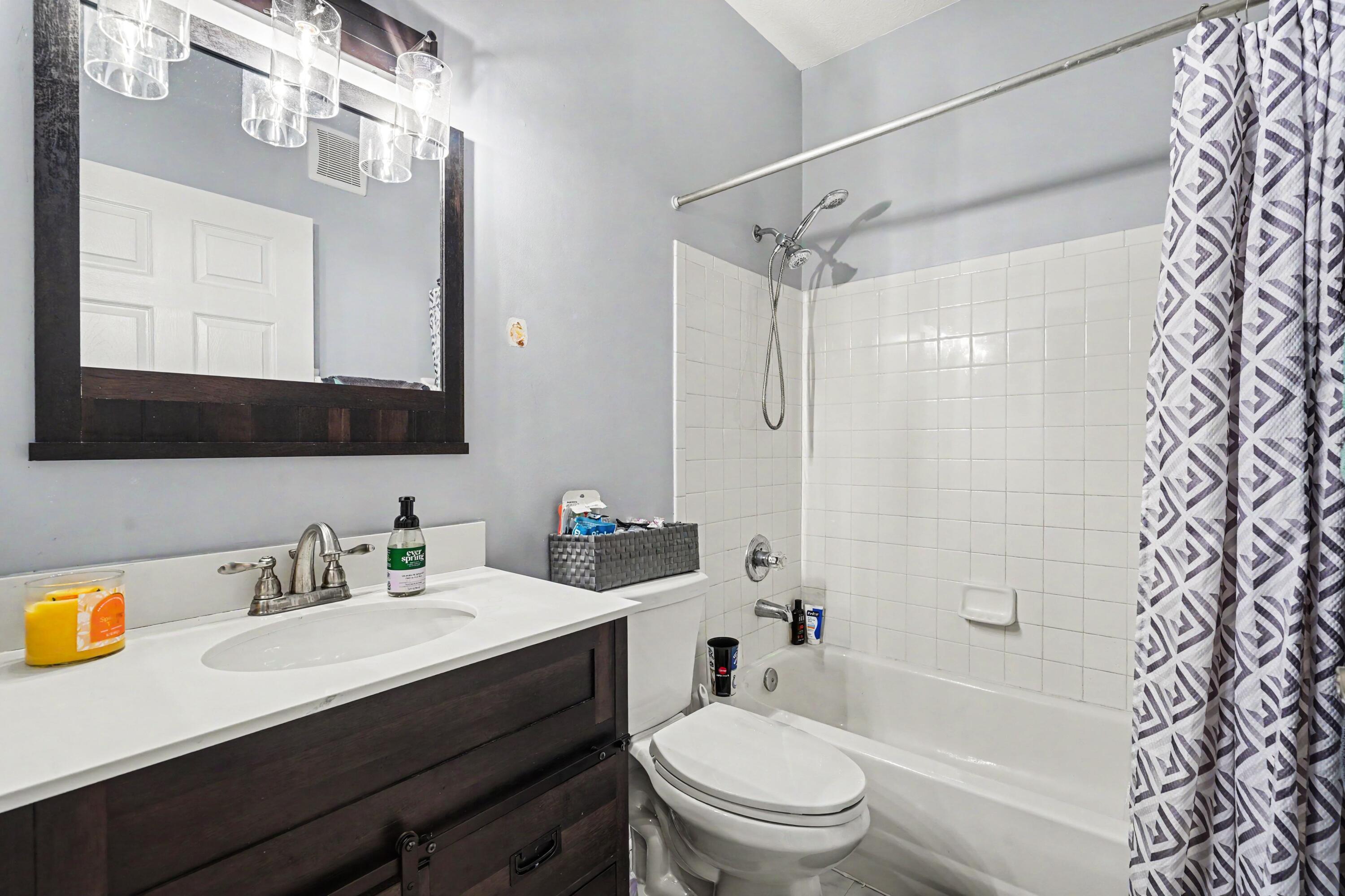 146 Saddlebrook Lane, 568