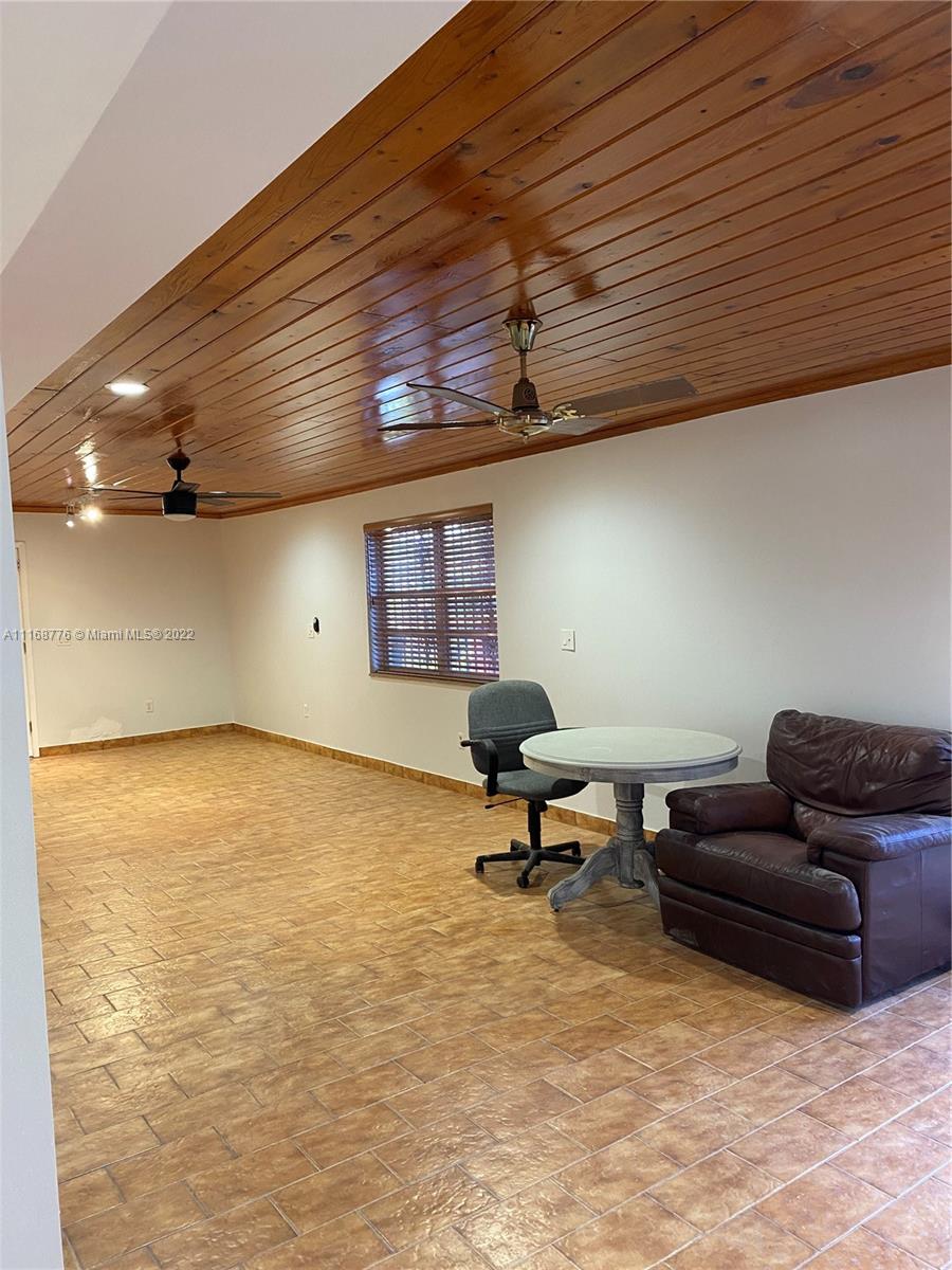 190-192 NW 18 Ave
