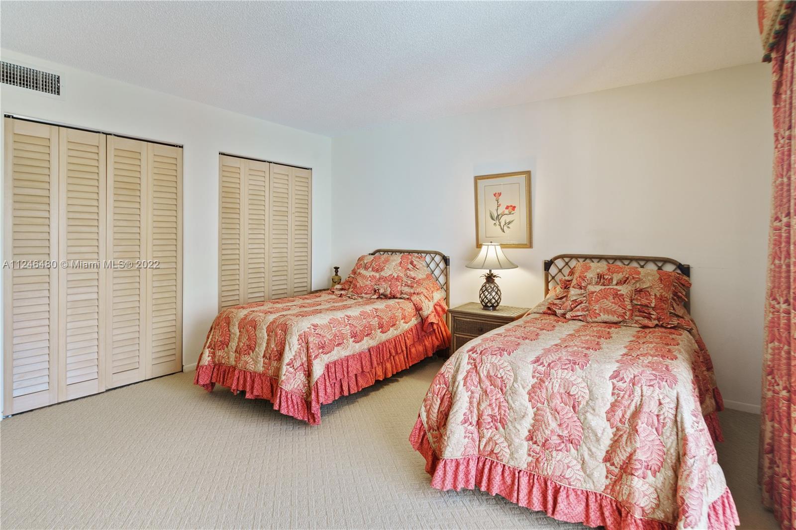 265 Grapetree Dr Unit: 111