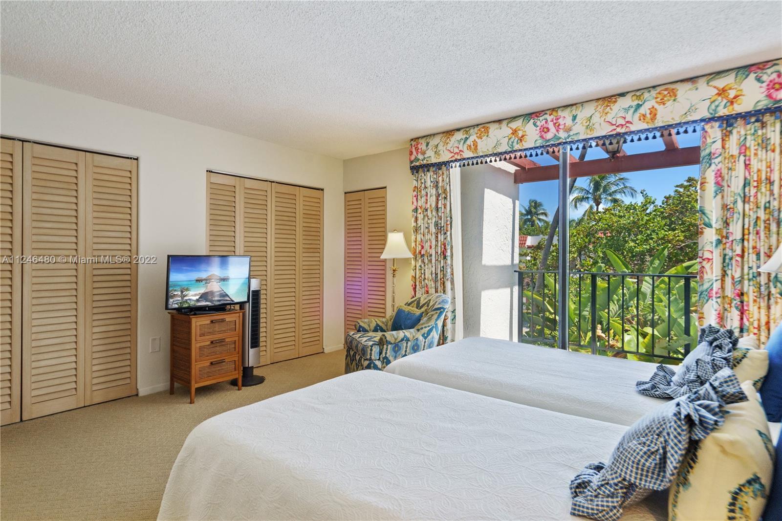 265 Grapetree Dr Unit: 111