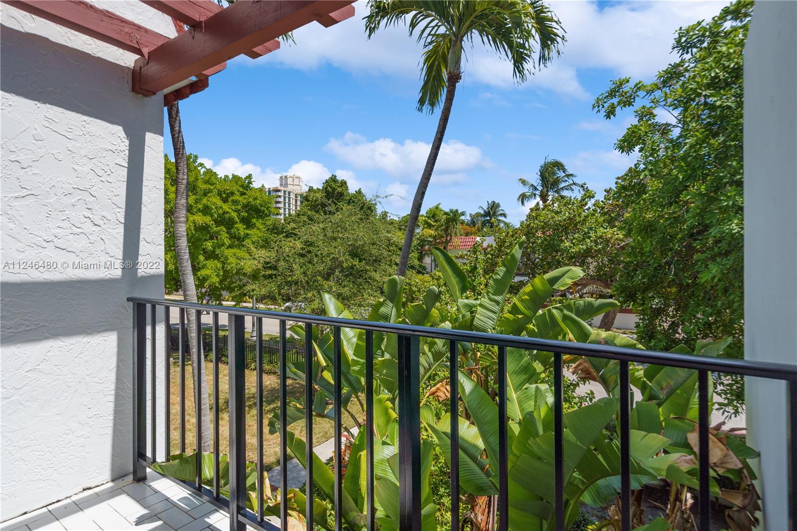 265 Grapetree Dr Unit: 111