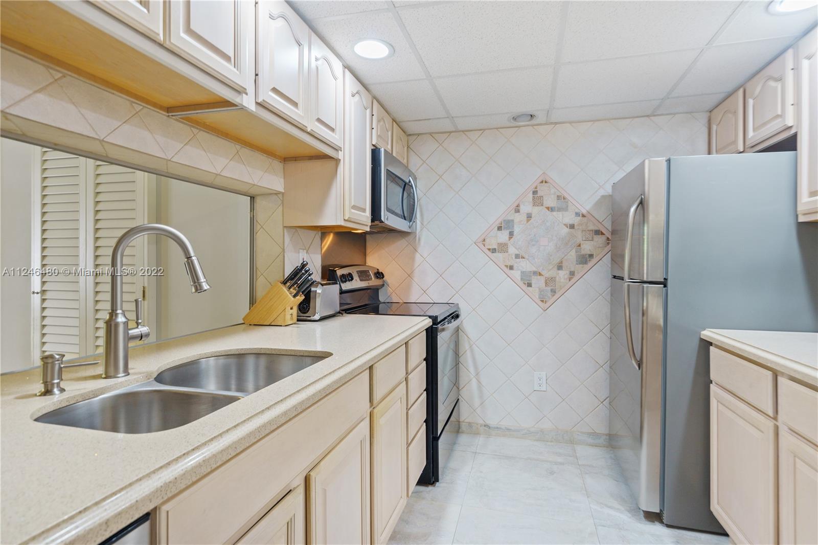 265 Grapetree Dr Unit: 111