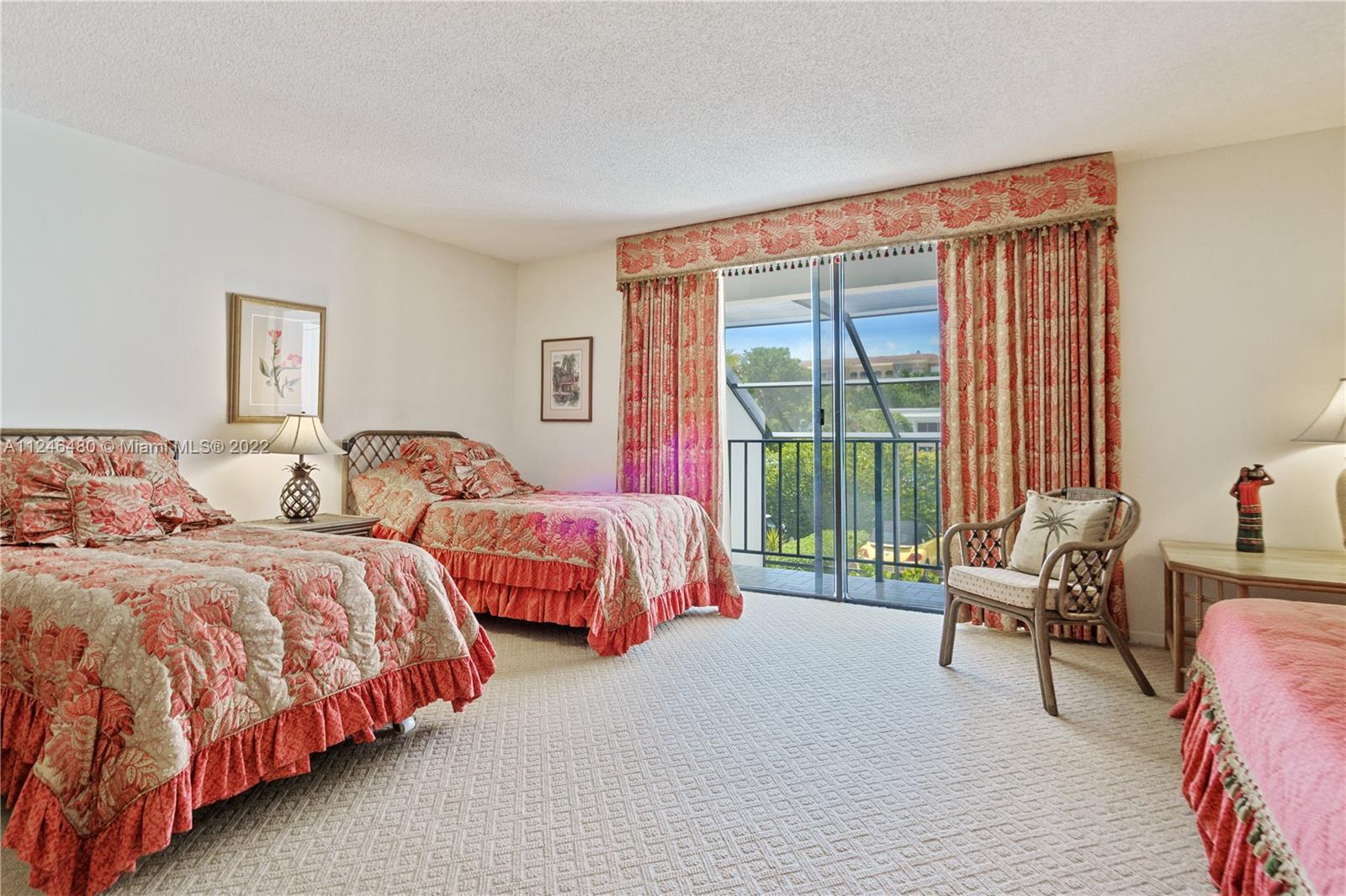 265 Grapetree Dr Unit: 111