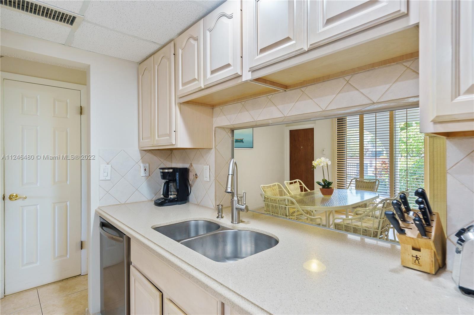 265 Grapetree Dr Unit: 111