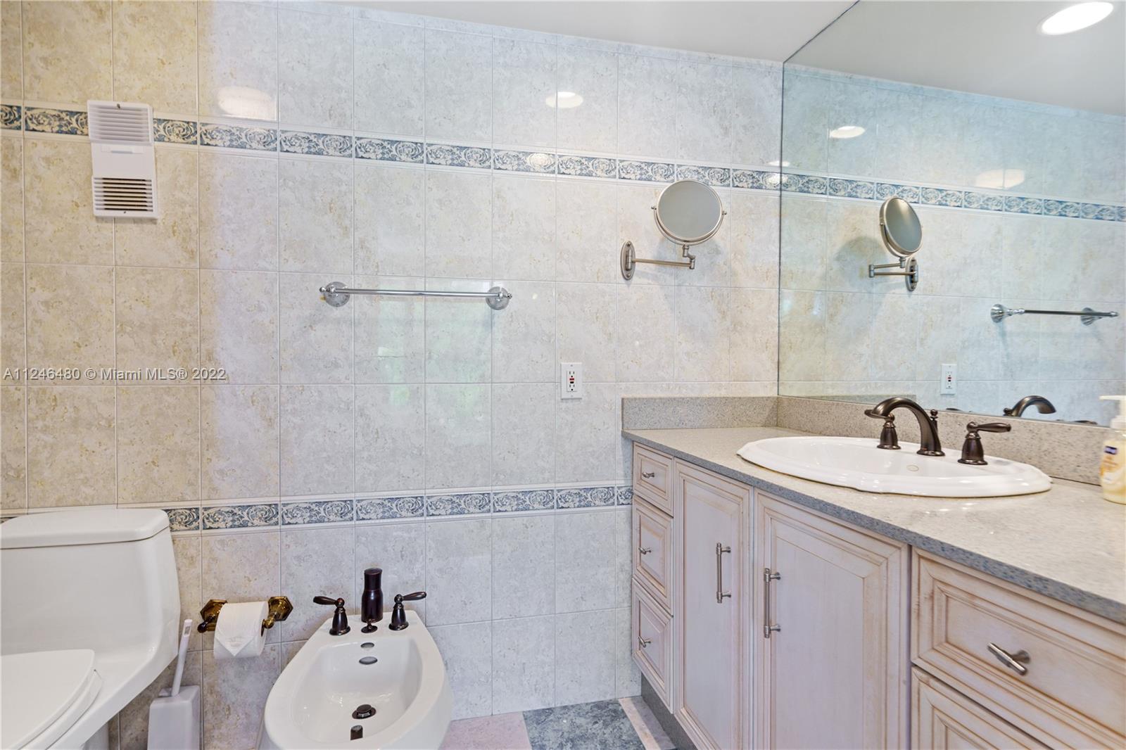 265 Grapetree Dr Unit: 111