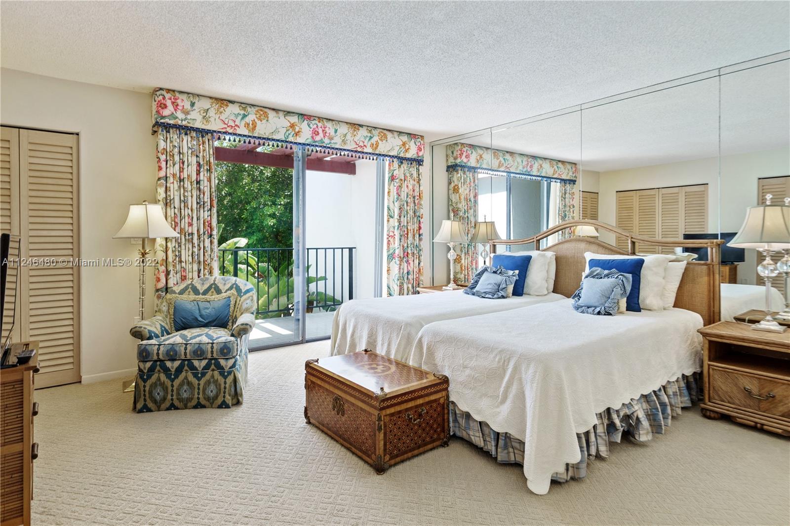265 Grapetree Dr Unit: 111