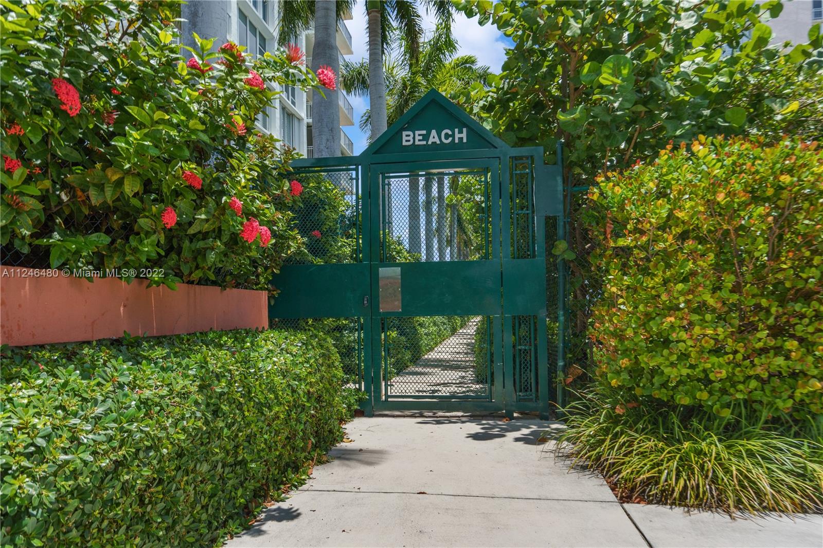 265 Grapetree Dr Unit: 111