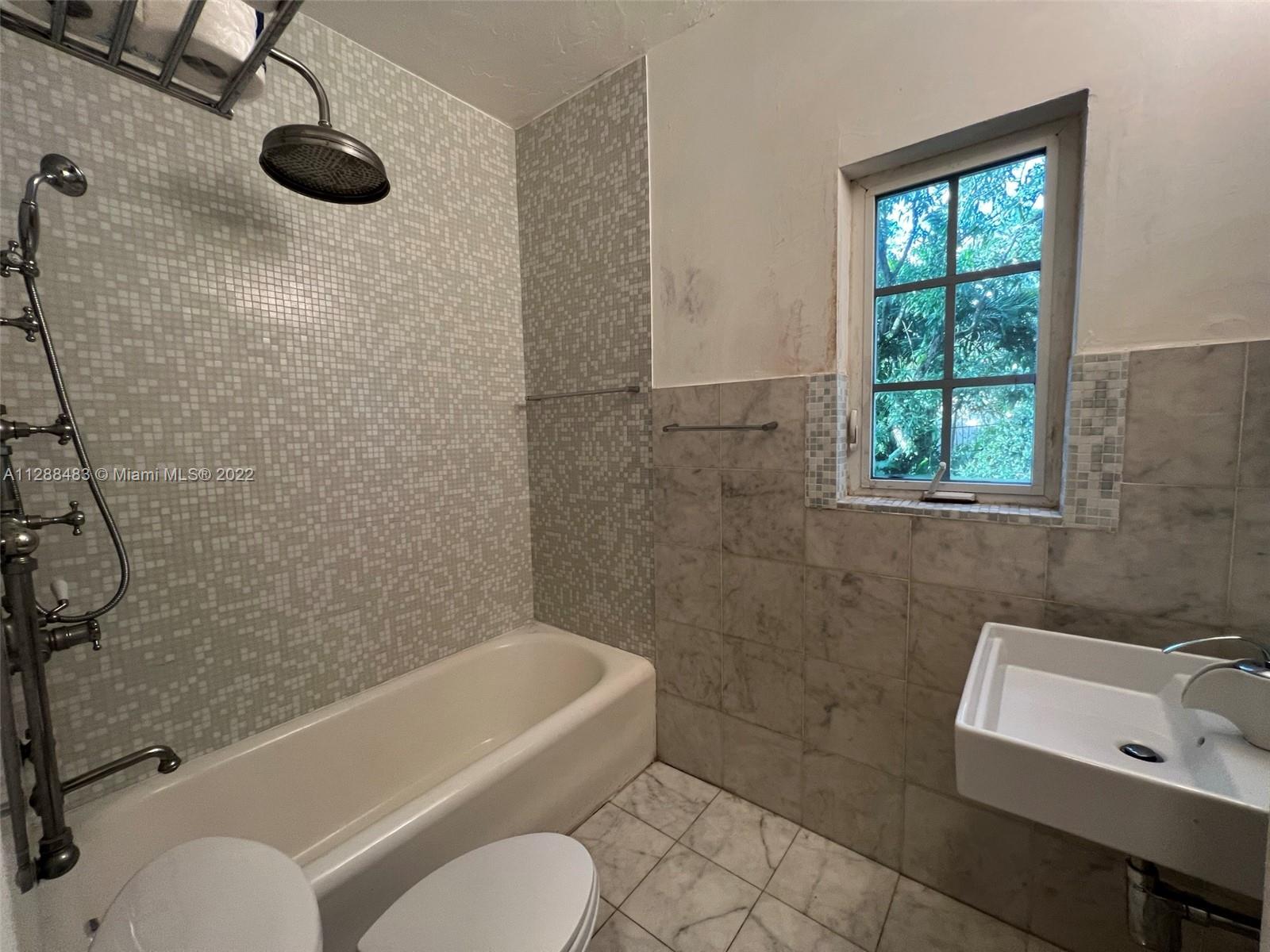 419 S Alhambra Cir