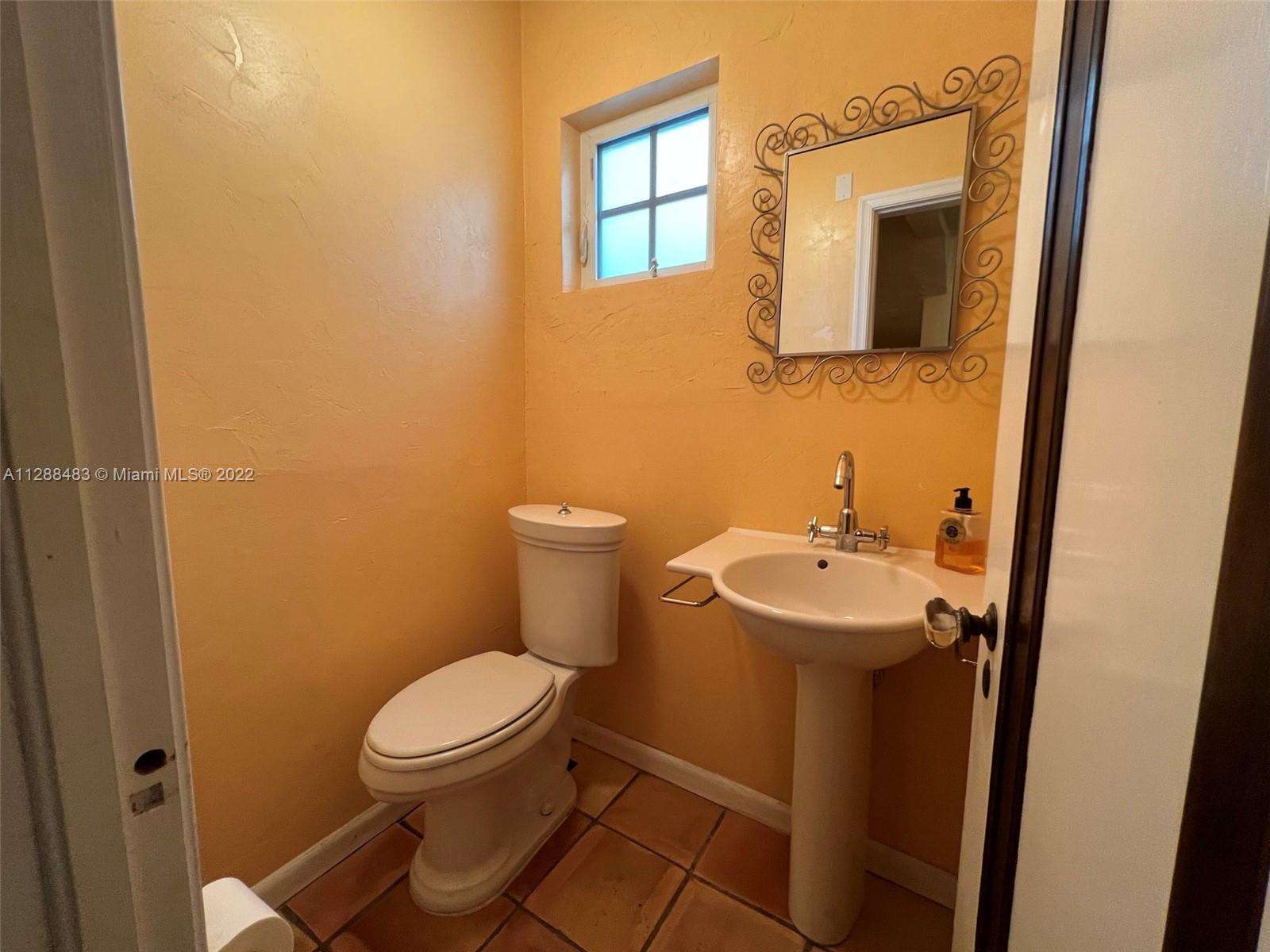 419 S Alhambra Cir
