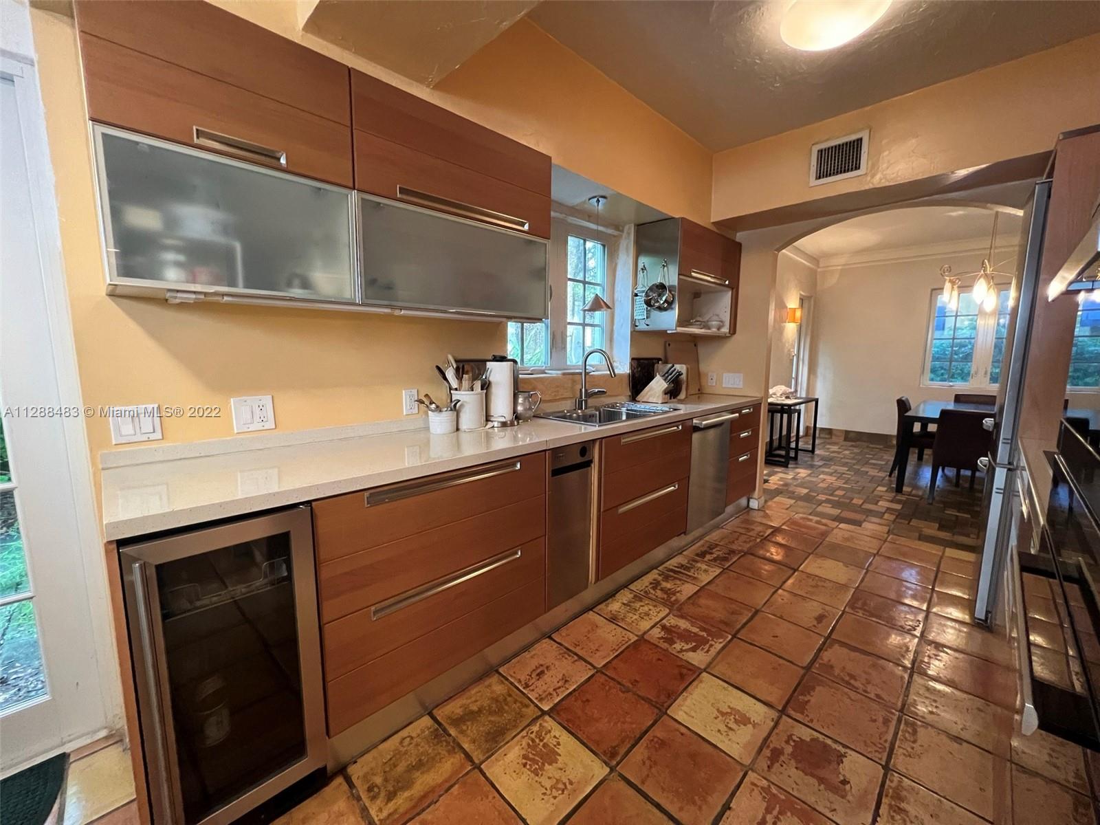 419 S Alhambra Cir