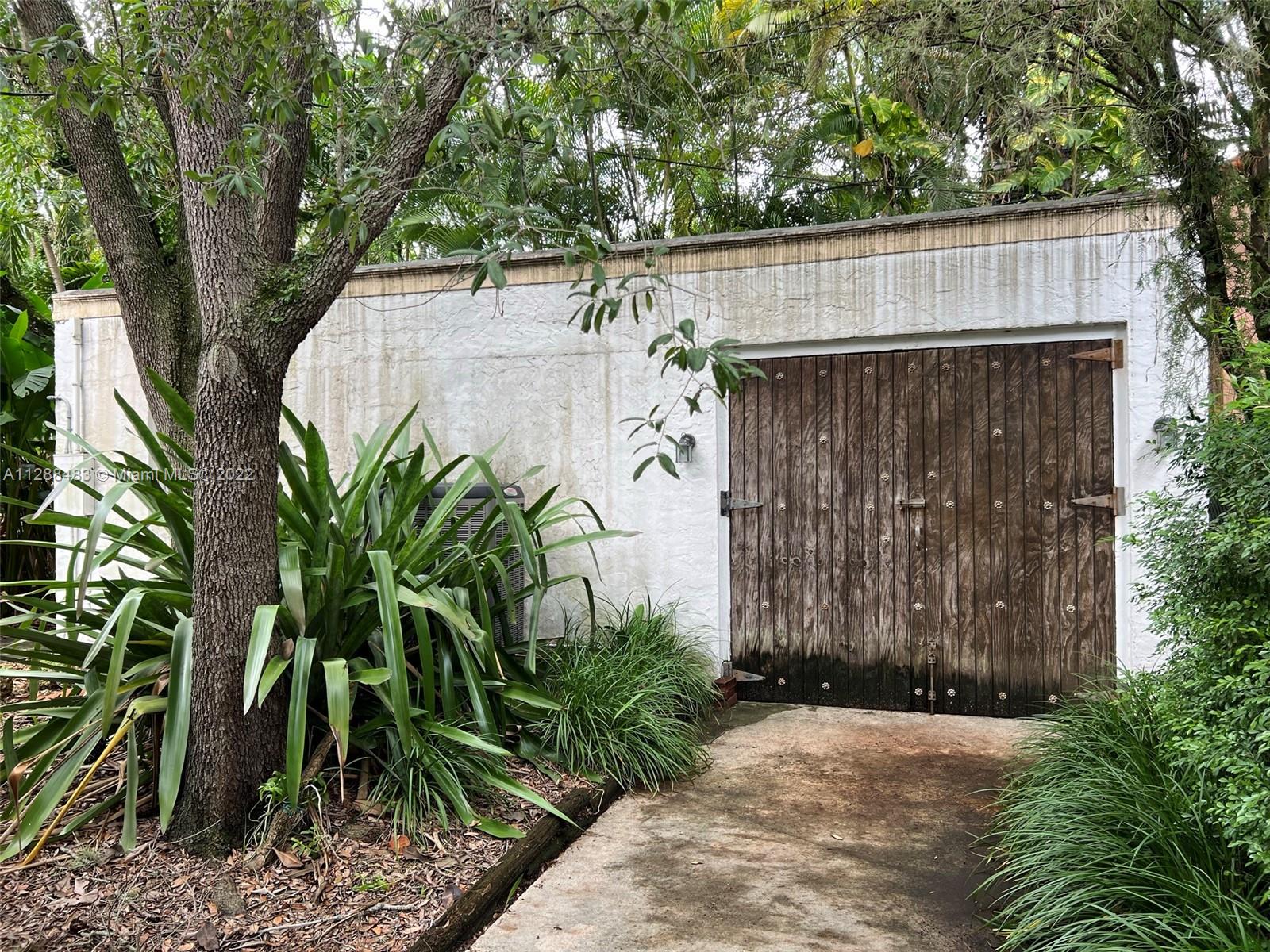 419 S Alhambra Cir