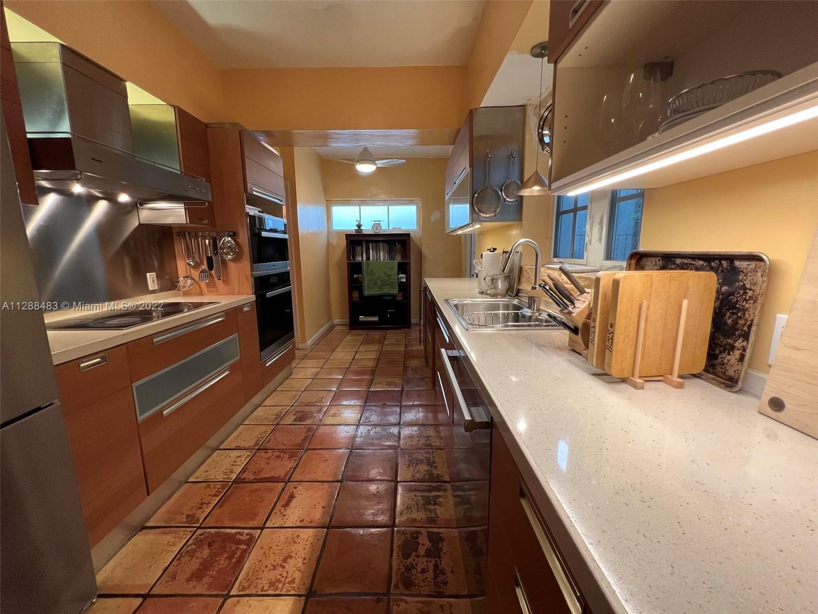 419 S Alhambra Cir