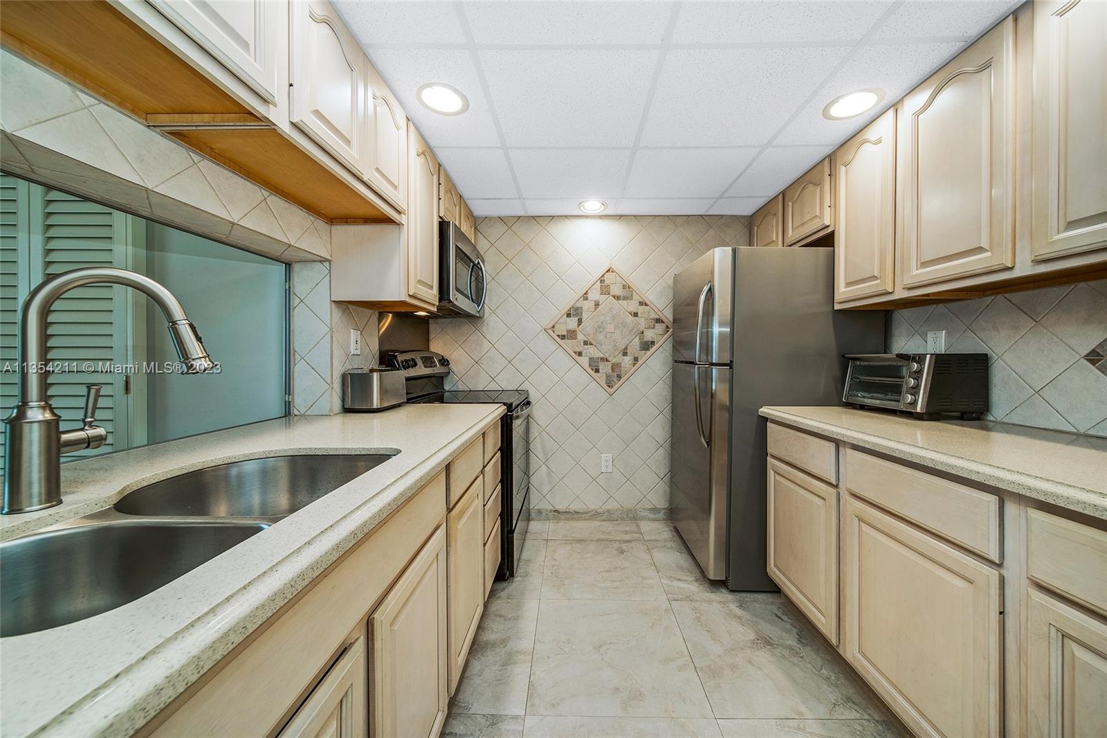 265 Grapetree Dr Unit: 111