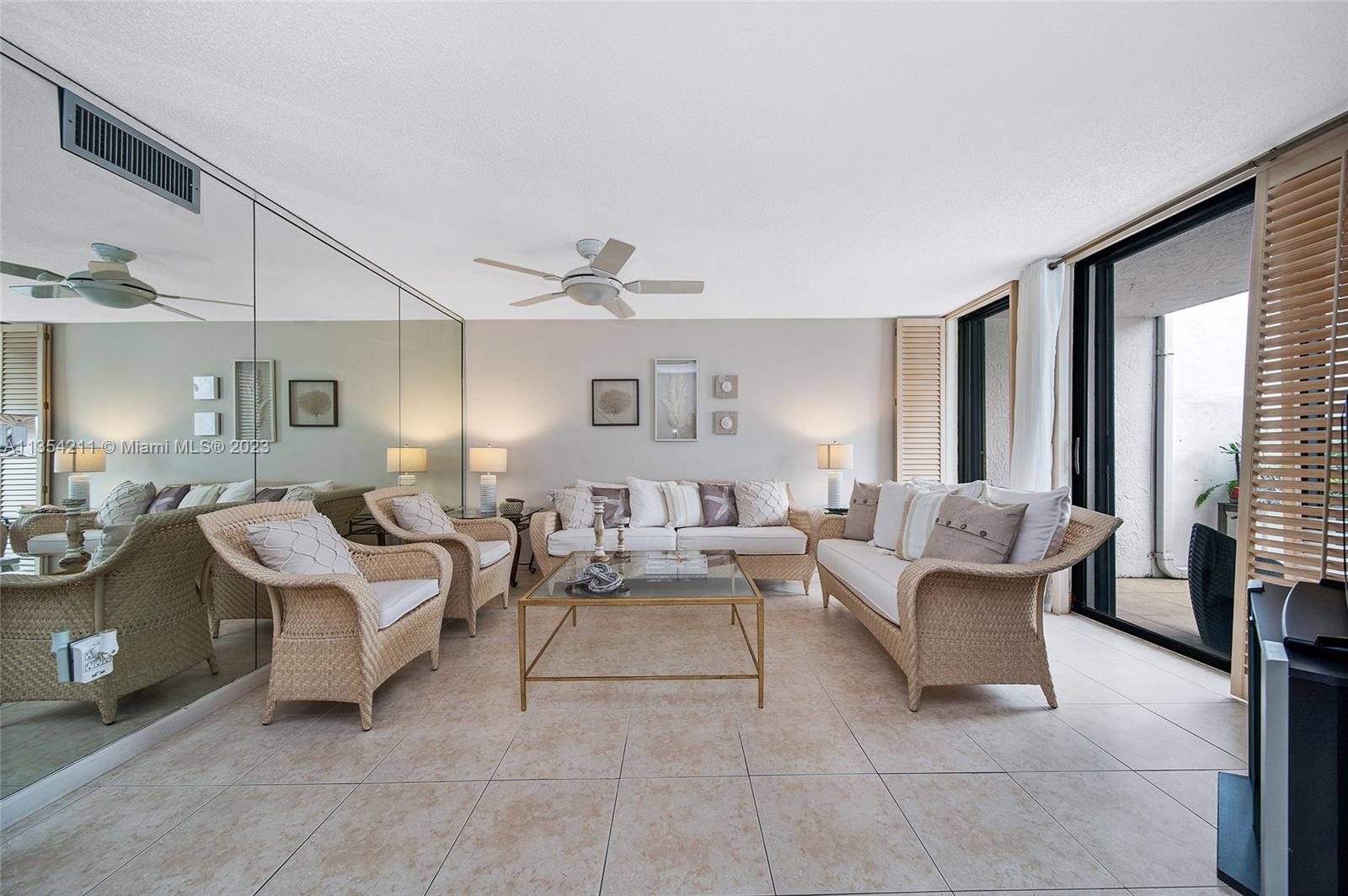 265 Grapetree Dr Unit: 111