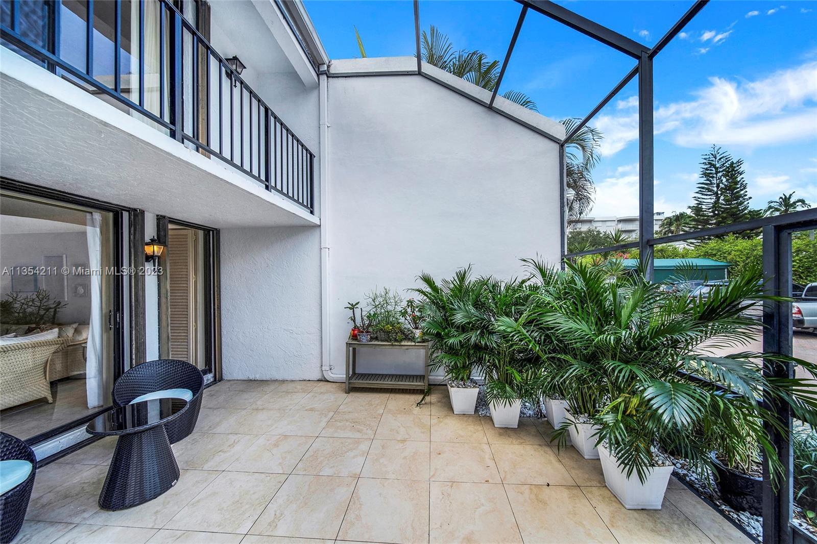 265 Grapetree Dr Unit: 111