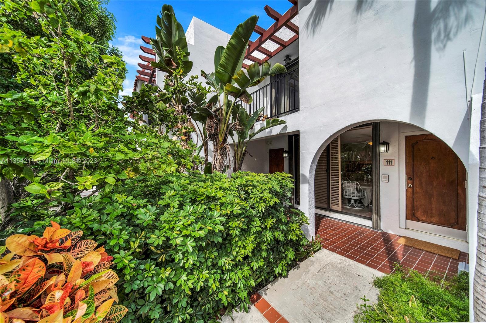265 Grapetree Dr Unit: 111