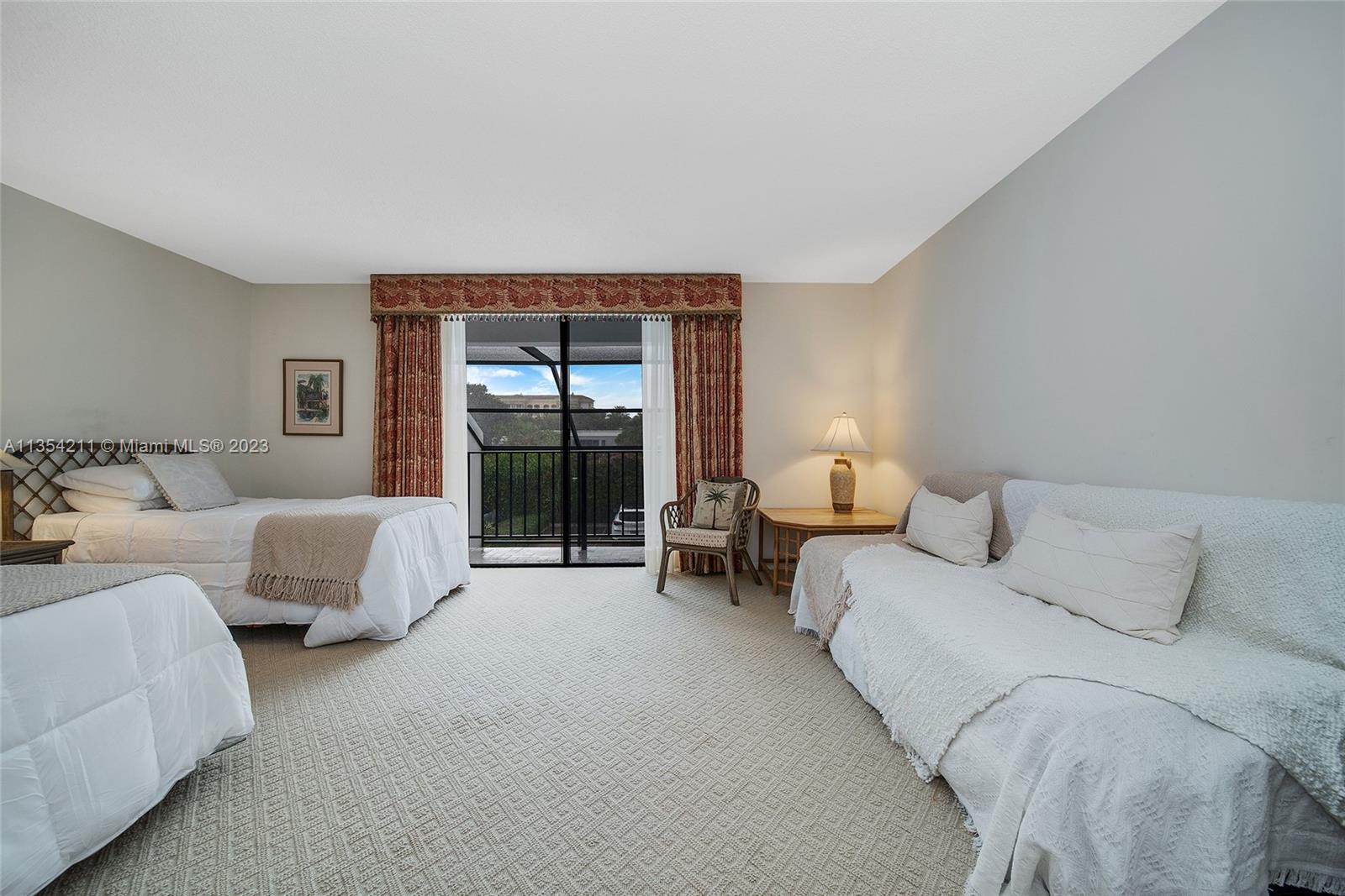 265 Grapetree Dr Unit: 111