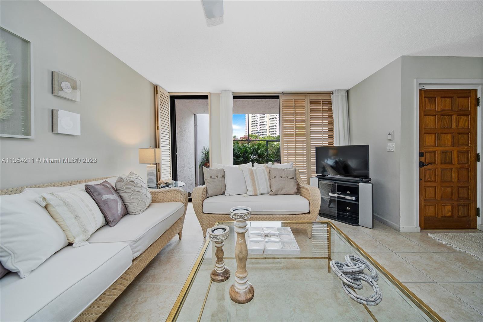 265 Grapetree Dr Unit: 111