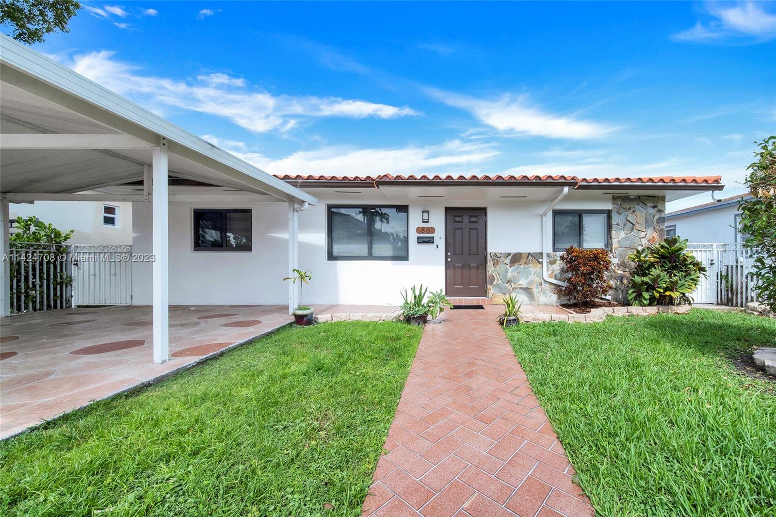 1881 NW 36th Ave Unit: .
