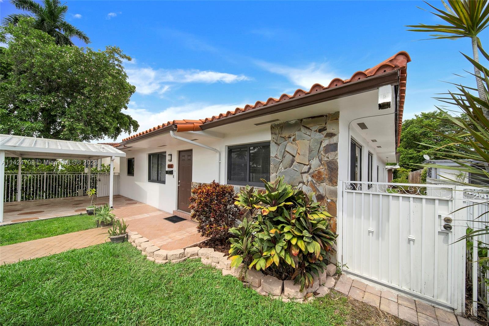 1881 NW 36th Ave Unit: .