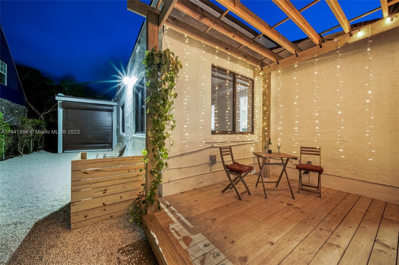 1925 SW 23rd St