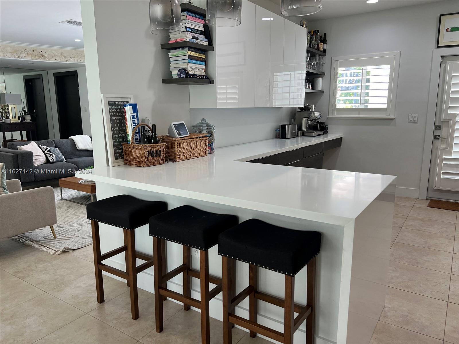 49 N Shore Dr